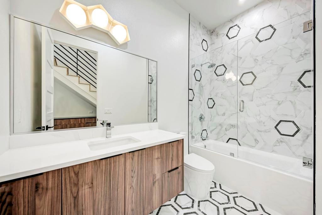 200 Tillery Sq # 1, Austin, TX 78702