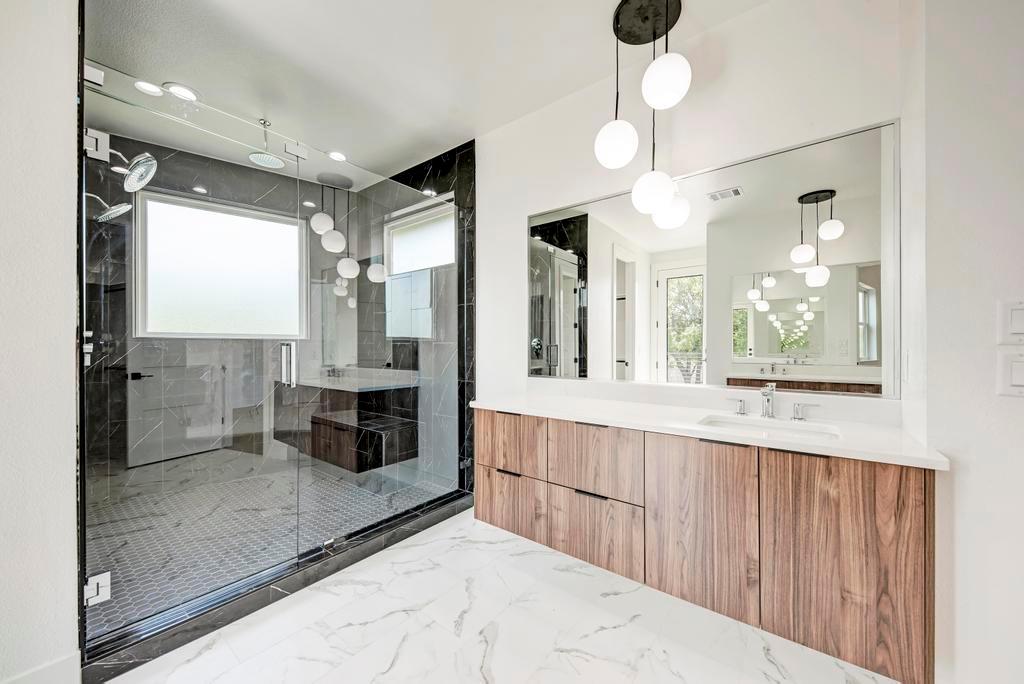 200 Tillery Sq # 1, Austin, TX 78702