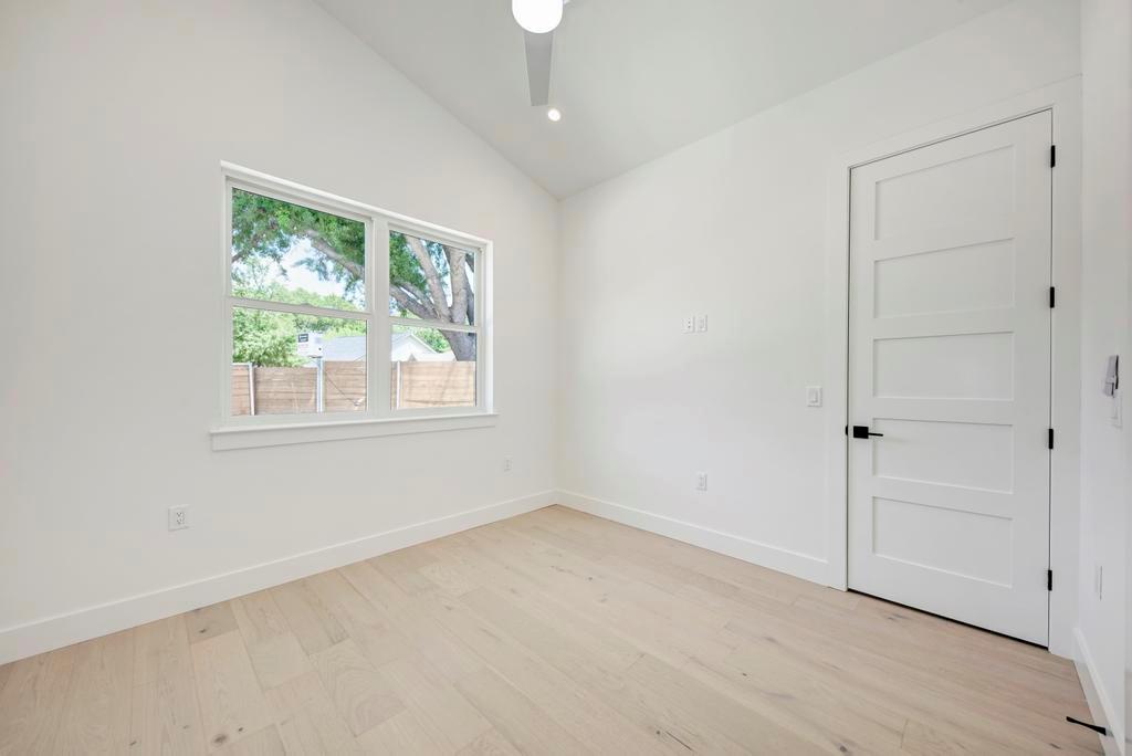 200 Tillery Sq # 1, Austin, TX 78702