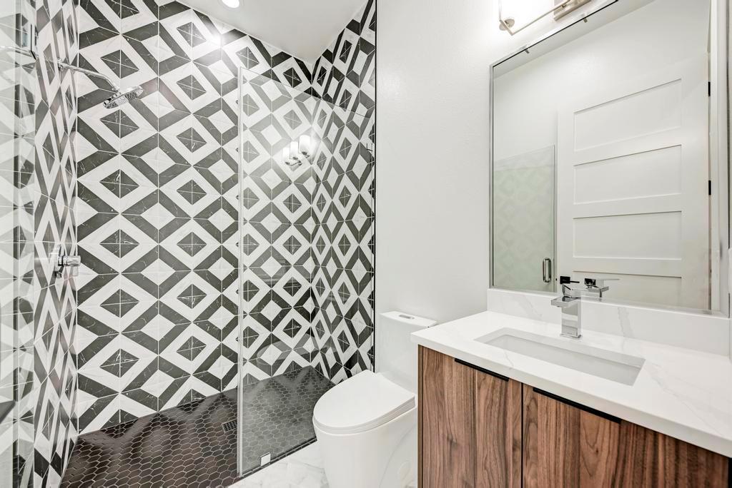 200 Tillery Sq # 1, Austin, TX 78702