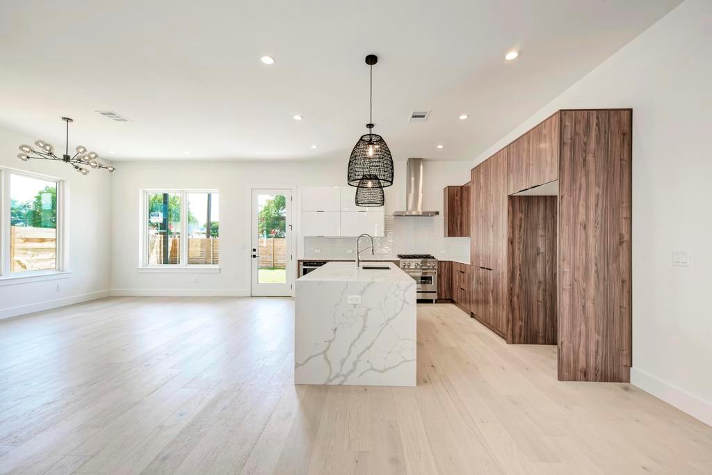 200 Tillery Sq # 1, Austin, TX 78702