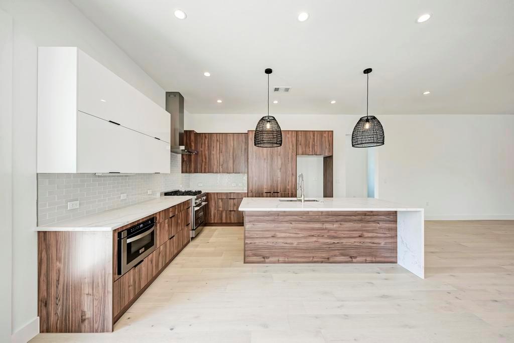 200 Tillery Sq # 1, Austin, TX 78702