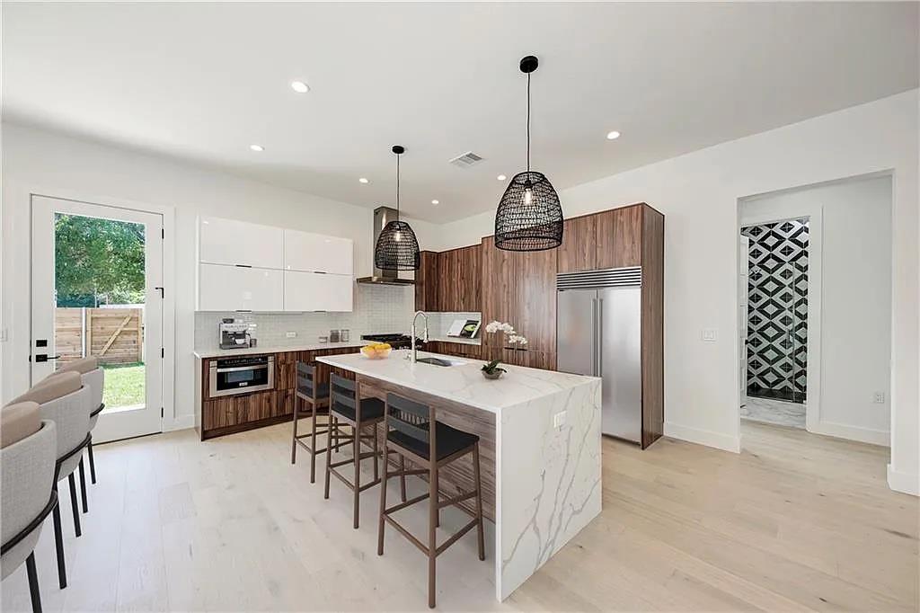 200 Tillery Sq # 1, Austin, TX 78702