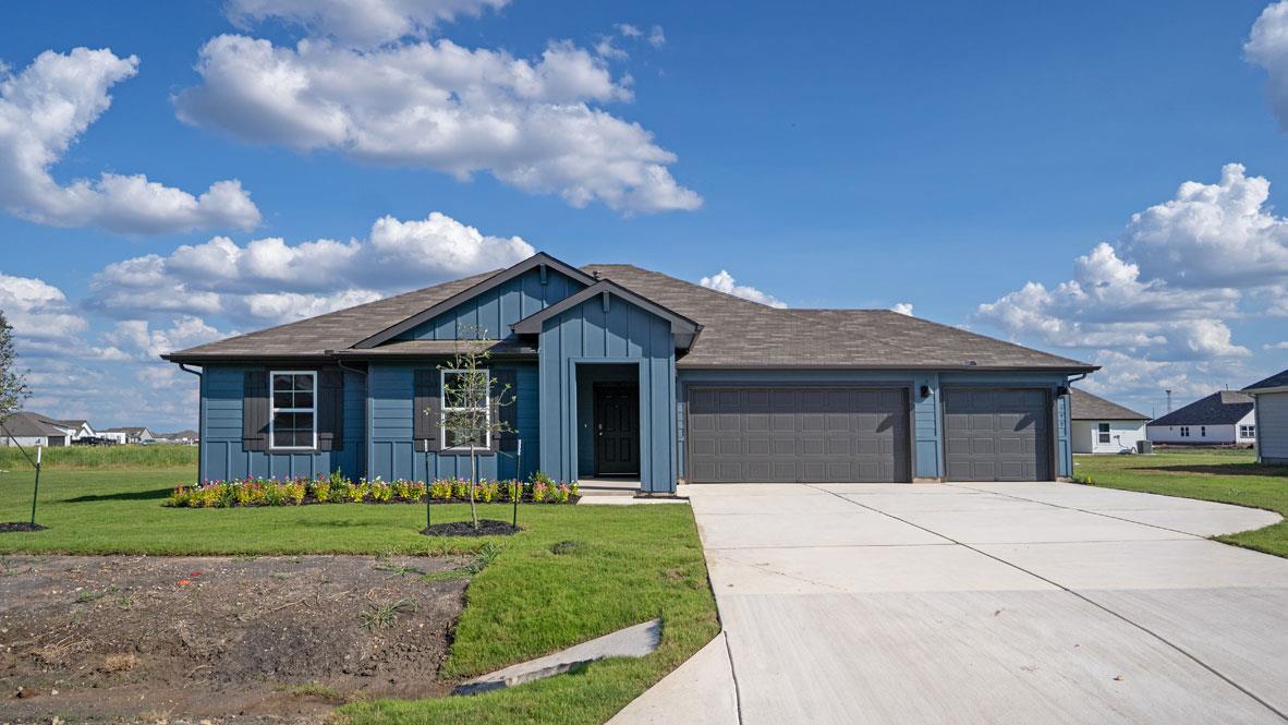 390 BARRON ESTATE Dr, Lockhart, TX 78644