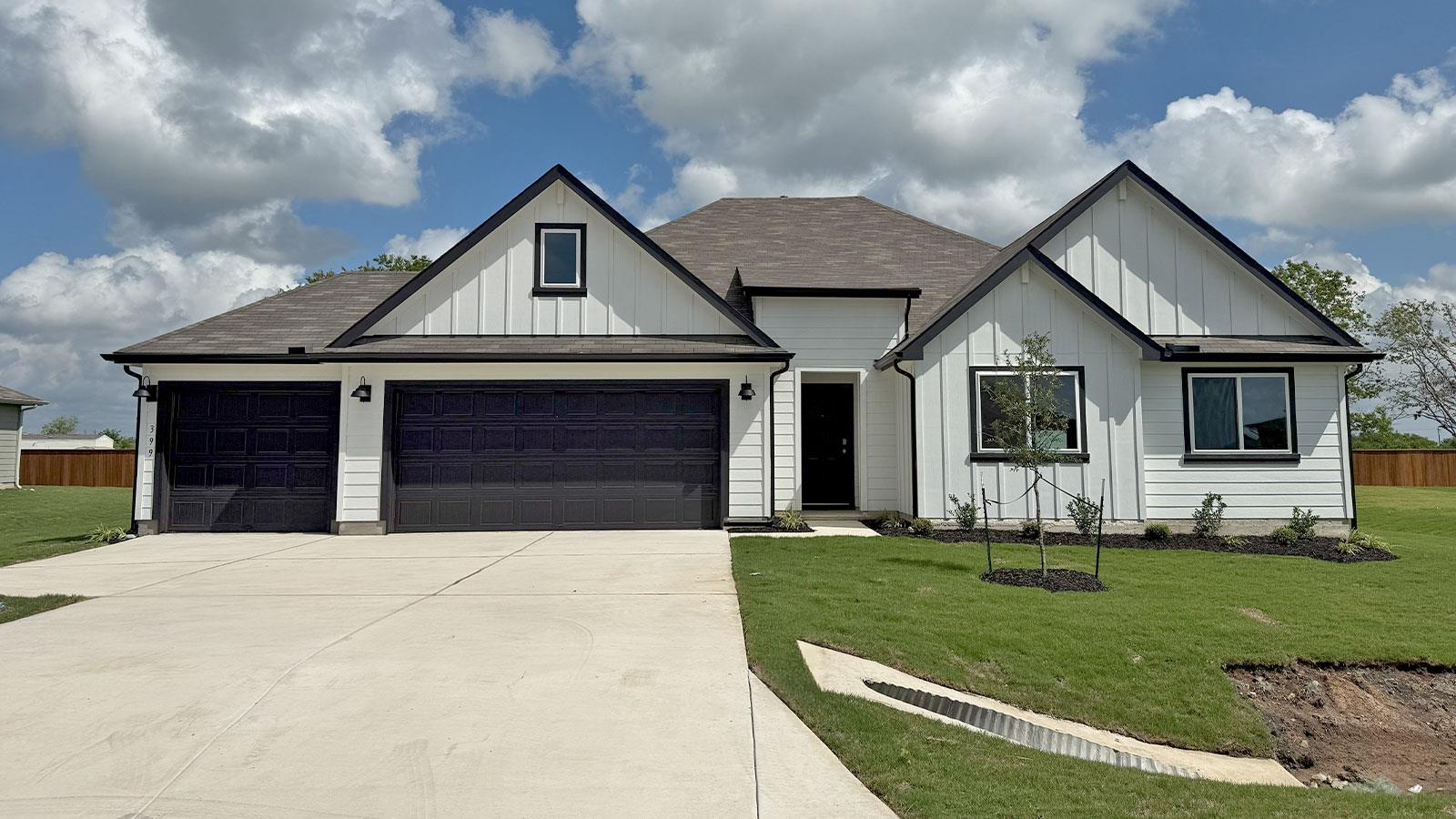 399 BARRON ESTATE Dr, Lockhart, TX 78644