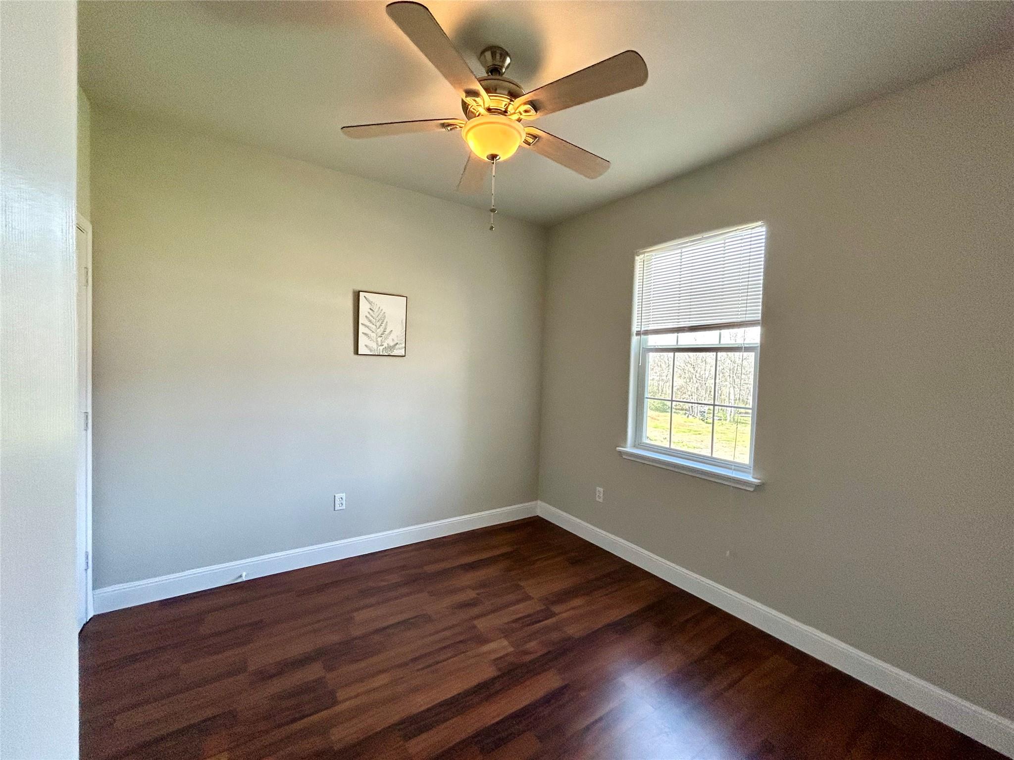 3805 E Us-290 Highway E, Paige, TX 78659