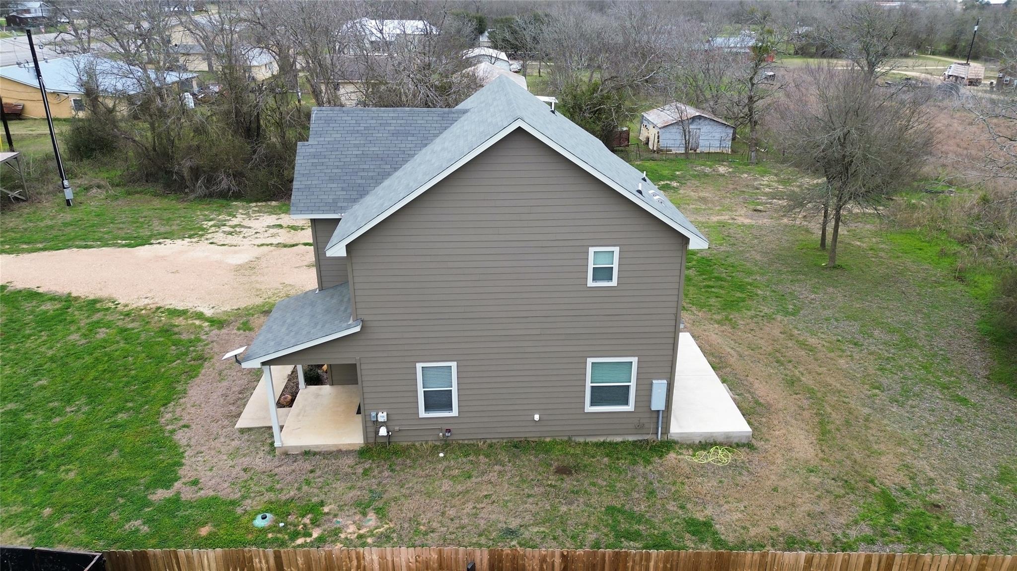 3805 E Us-290 Highway E, Paige, TX 78659