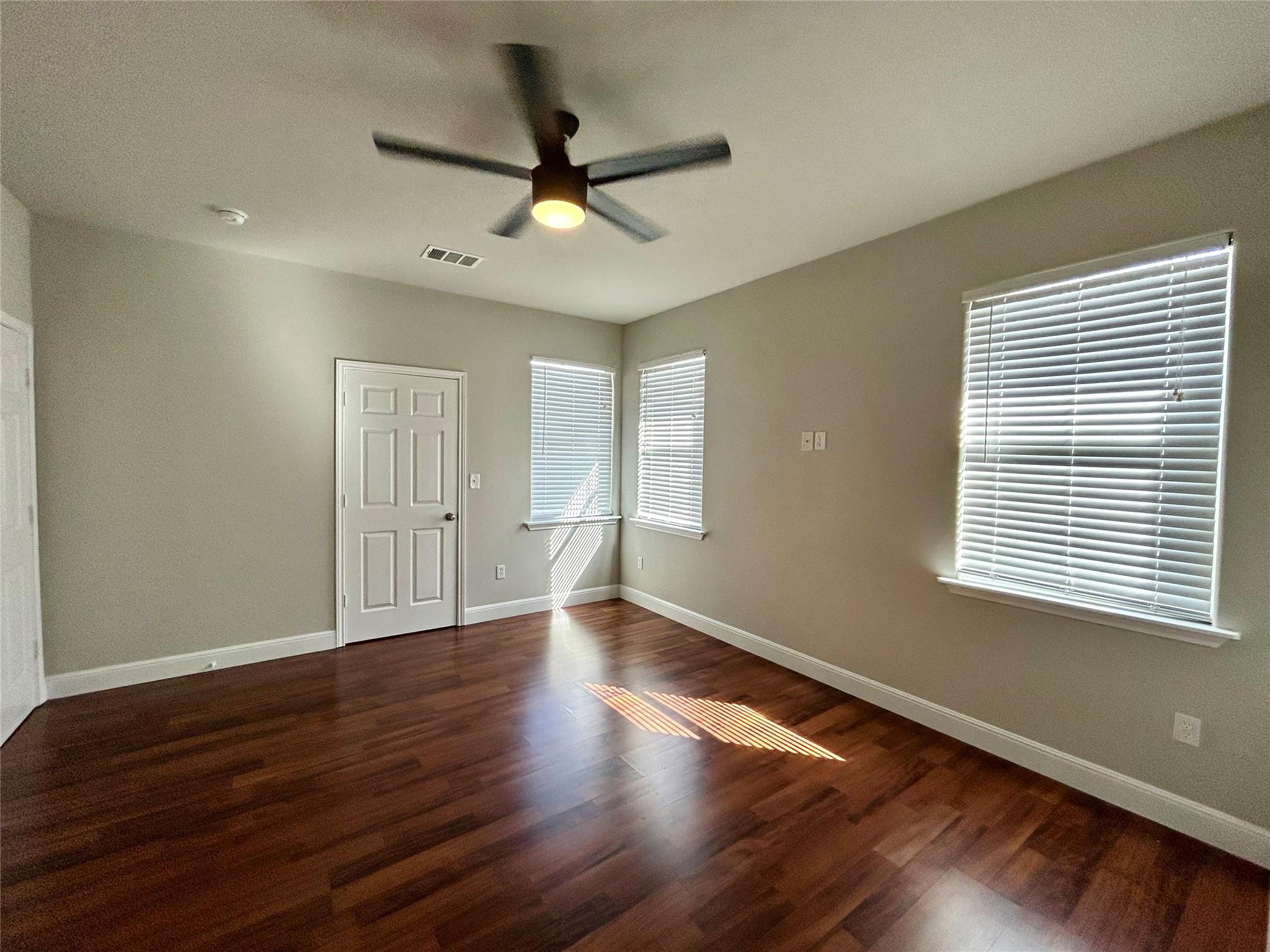 3805 E Us-290 Highway E, Paige, TX 78659