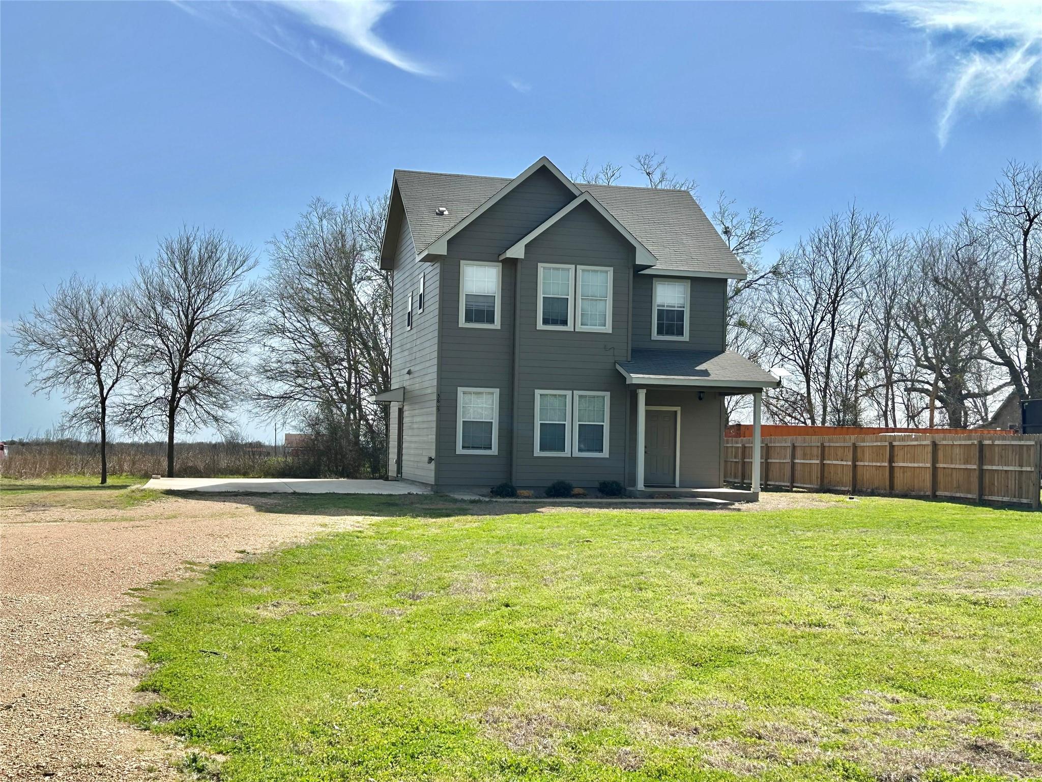 3805 E Us-290 Highway E, Paige, TX 78659