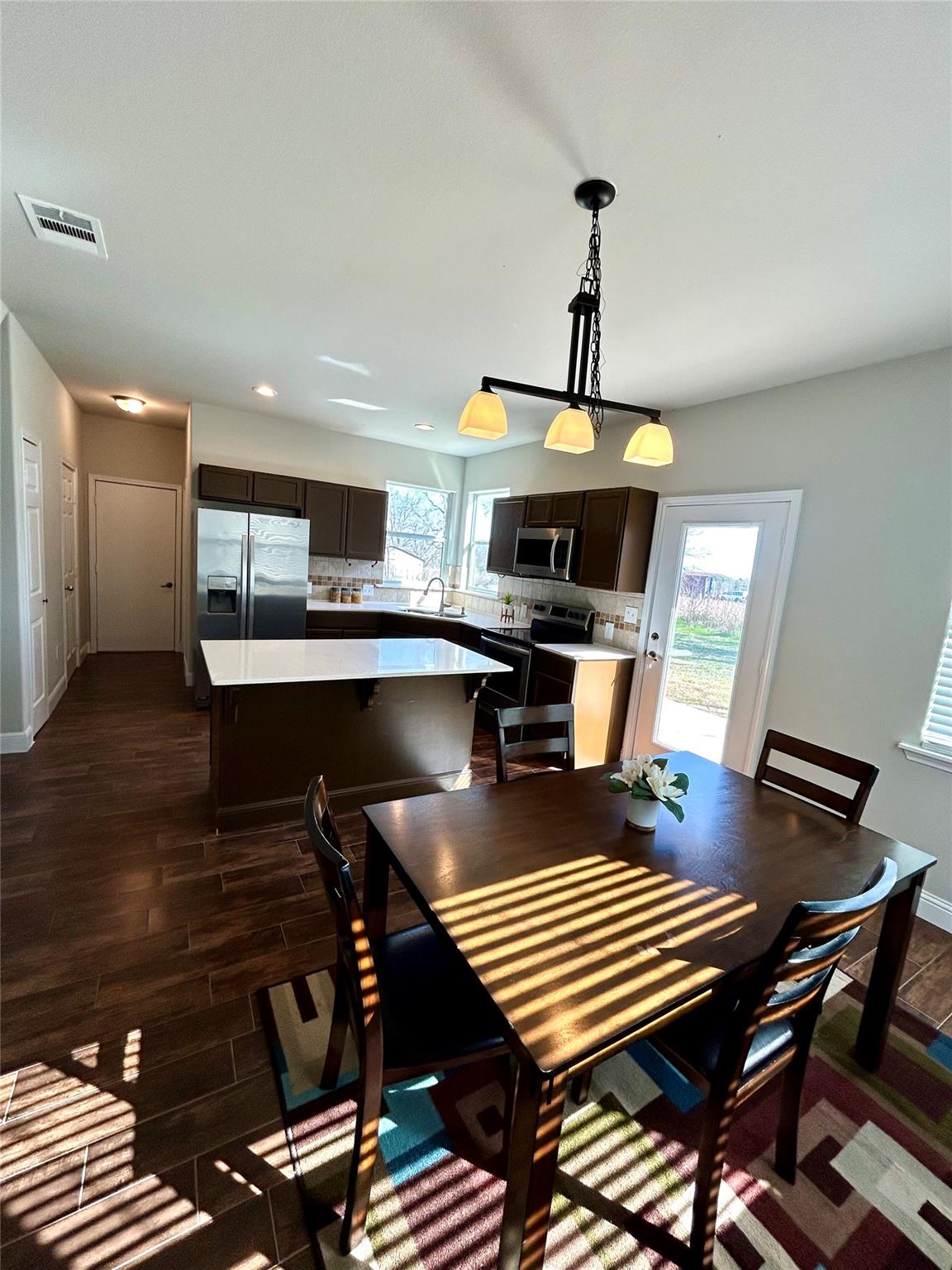 3805 E Us-290 Highway E, Paige, TX 78659