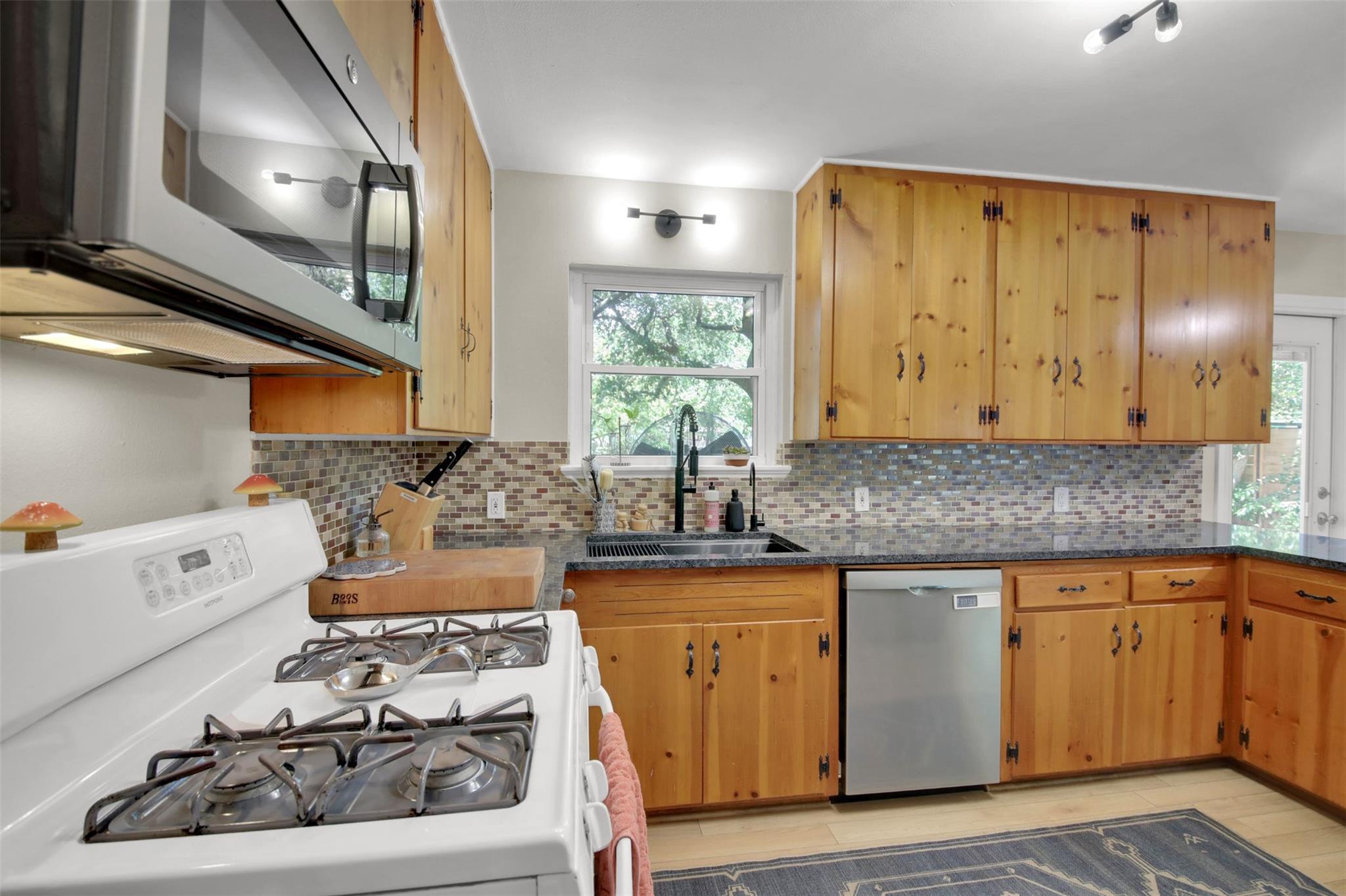 7610 Gault St, Austin, TX 78757