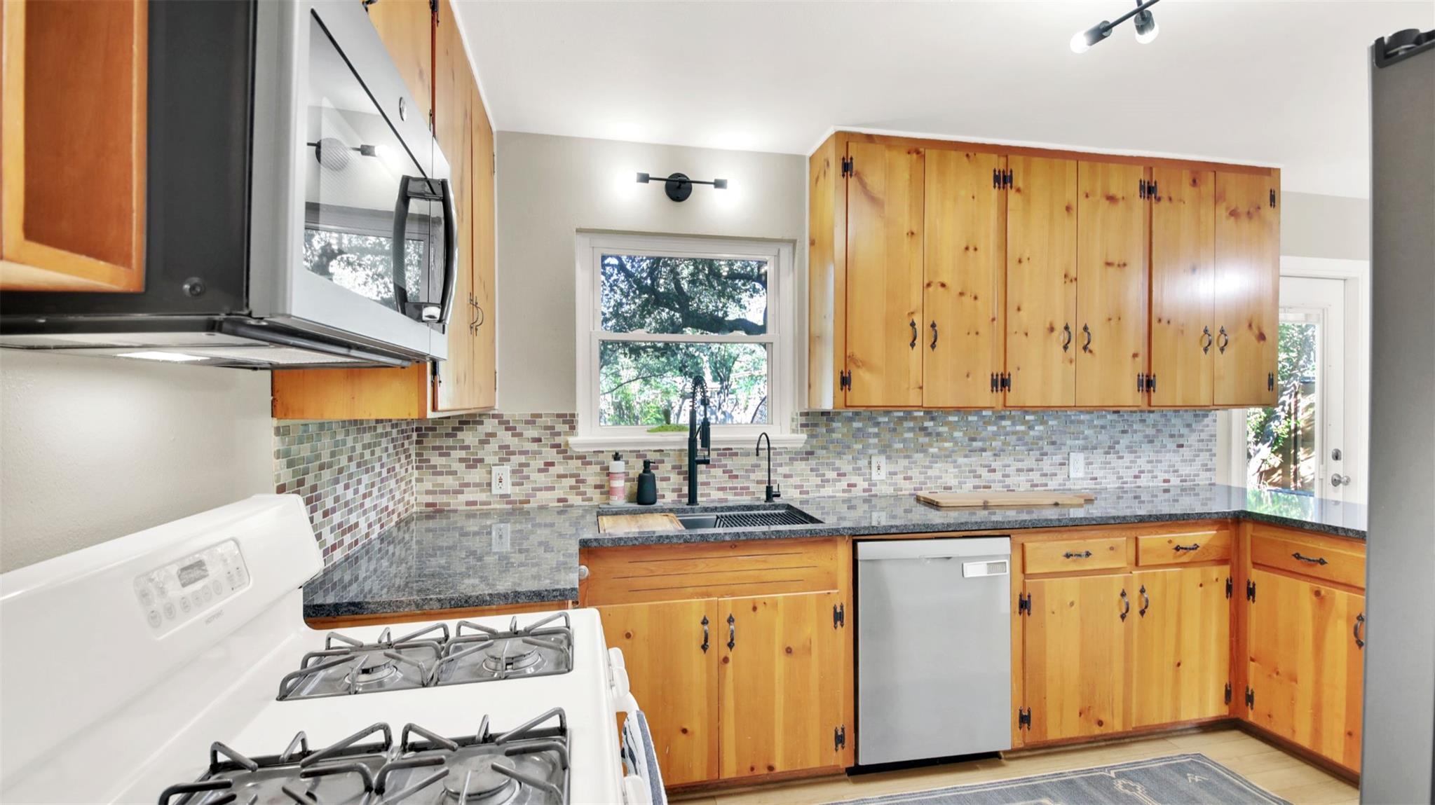 7610 Gault St, Austin, TX 78757