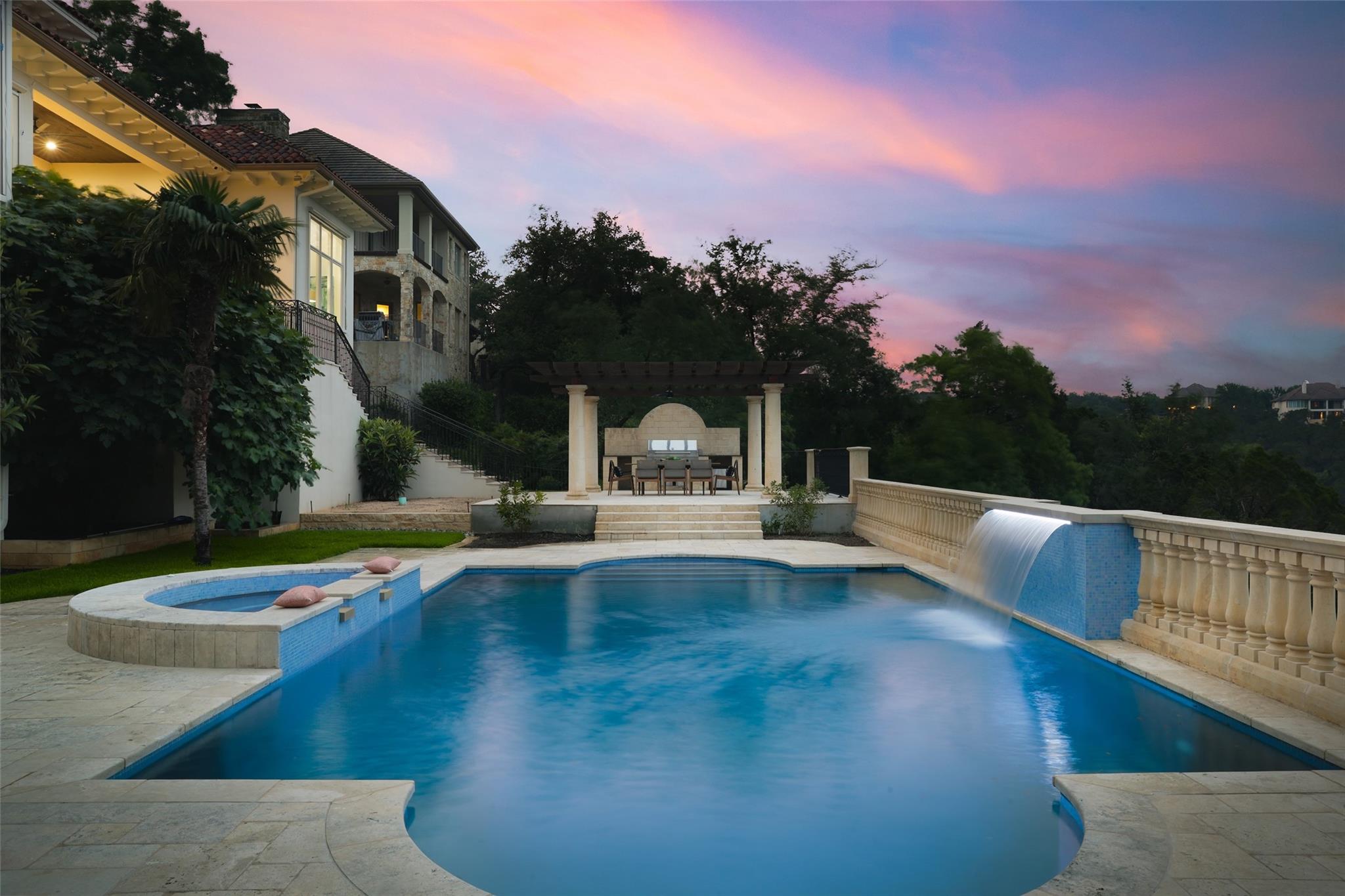 2005 FAR GALLANT Dr, Austin, TX 78746