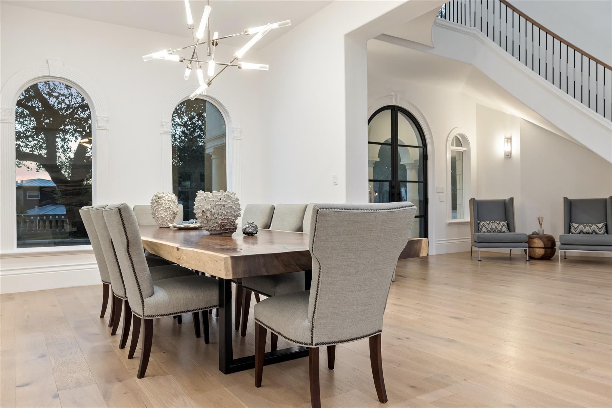 2005 FAR GALLANT Dr, Austin, TX 78746