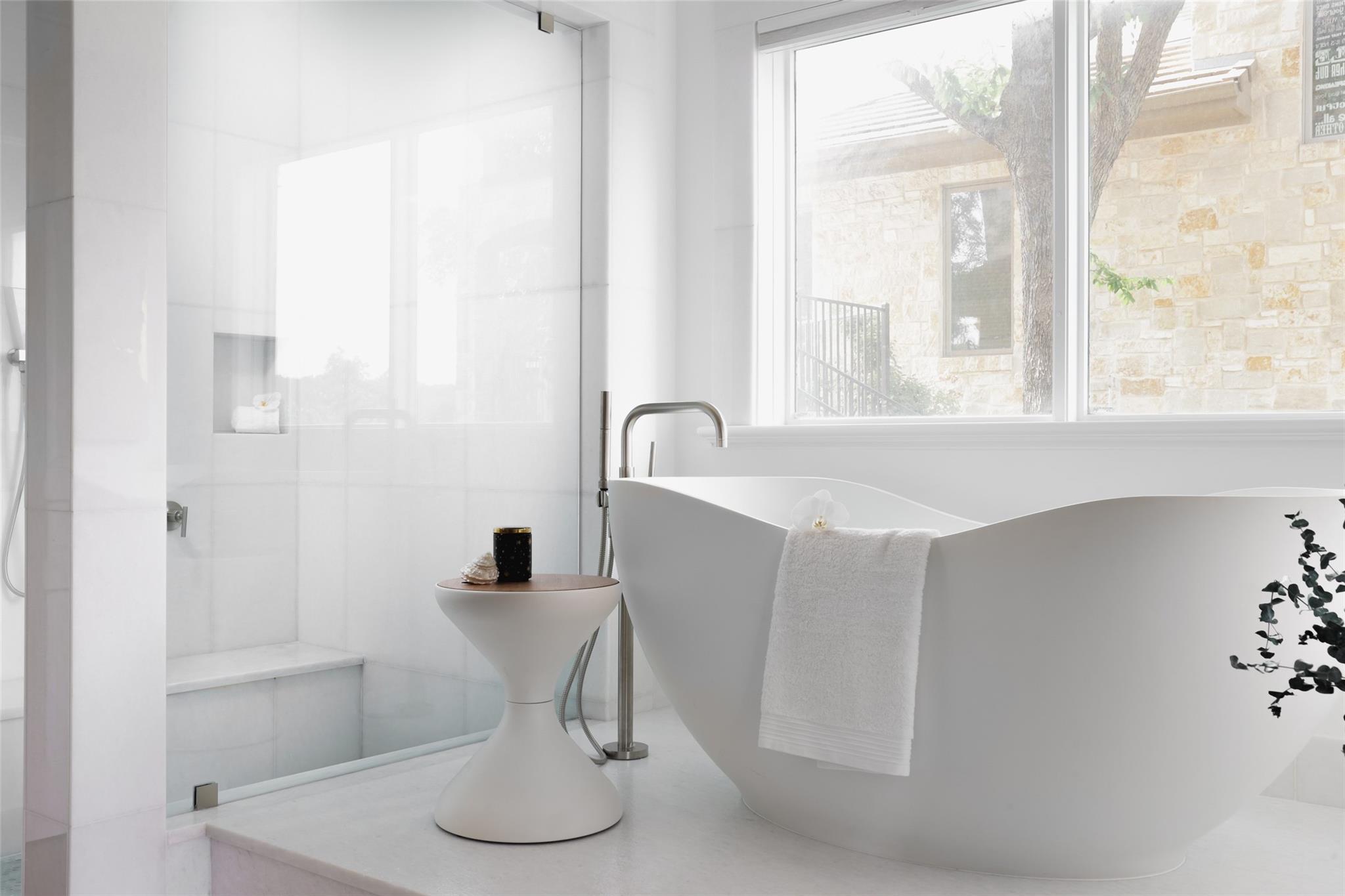 2005 FAR GALLANT Dr, Austin, TX 78746