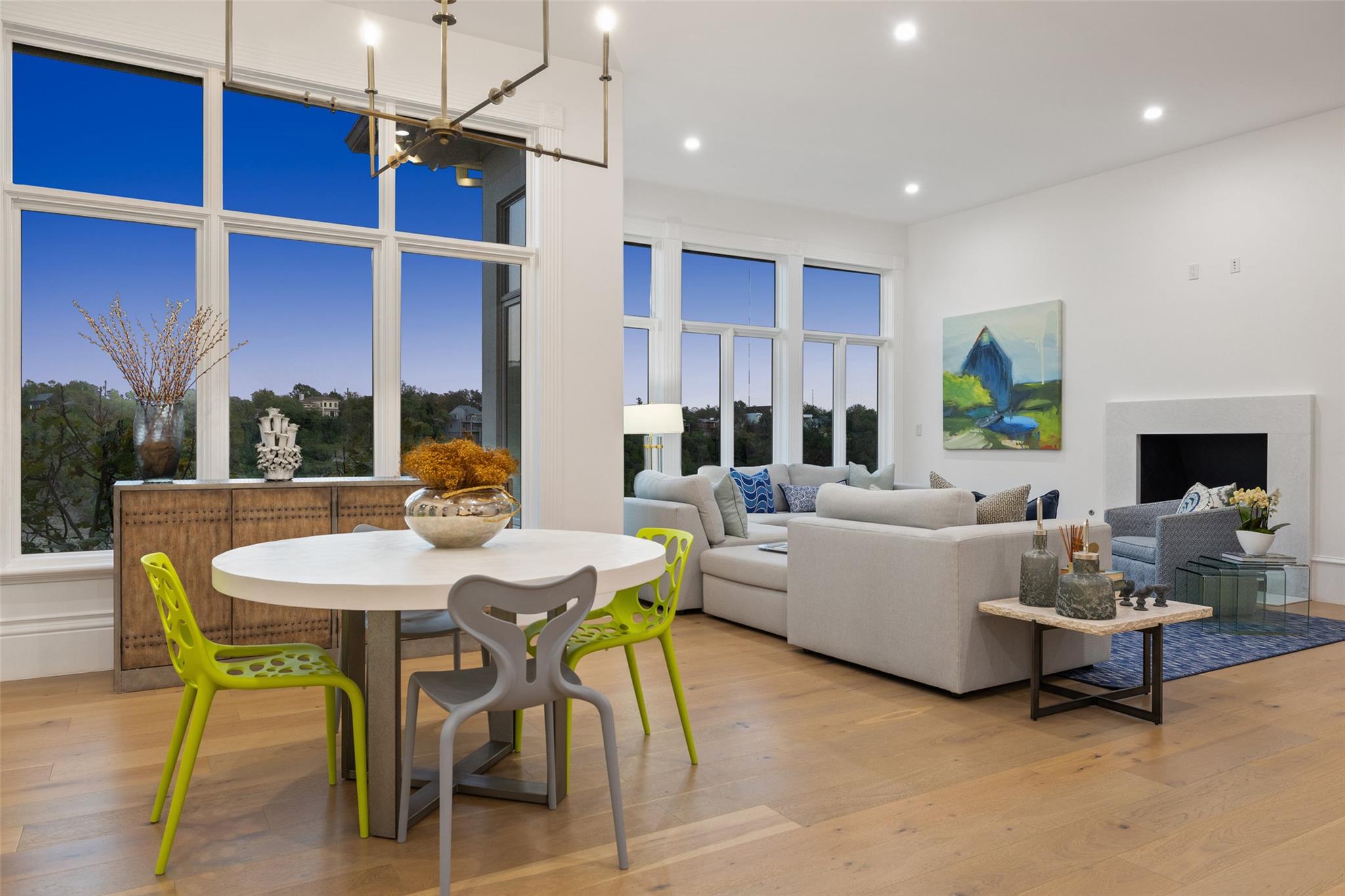 2005 FAR GALLANT Dr, Austin, TX 78746