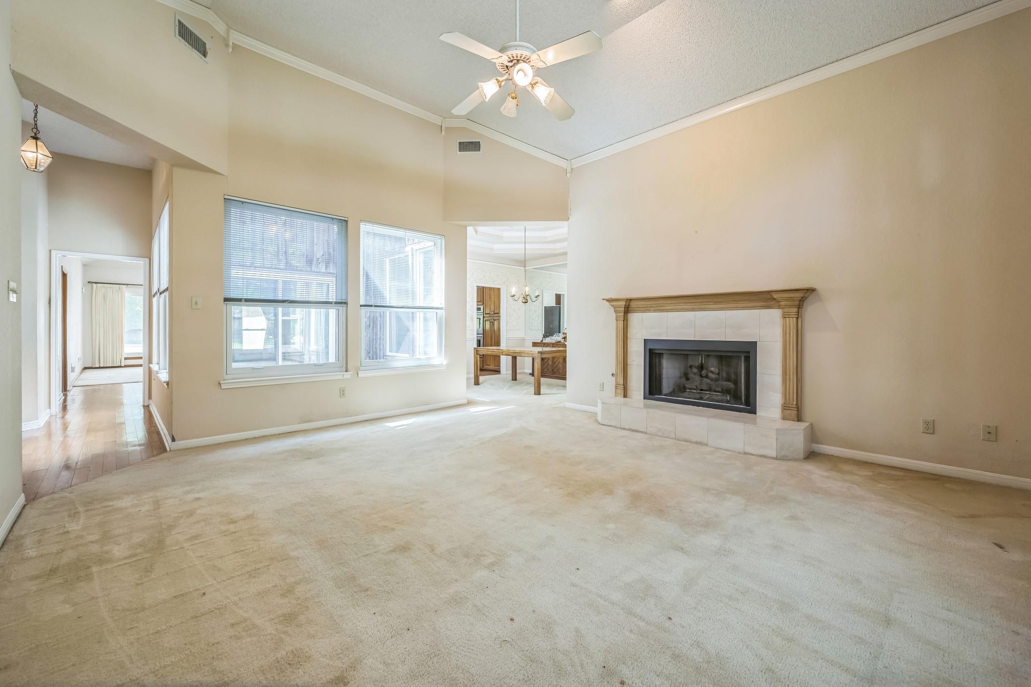 7 Hillway Dr, Round Rock, TX 78664