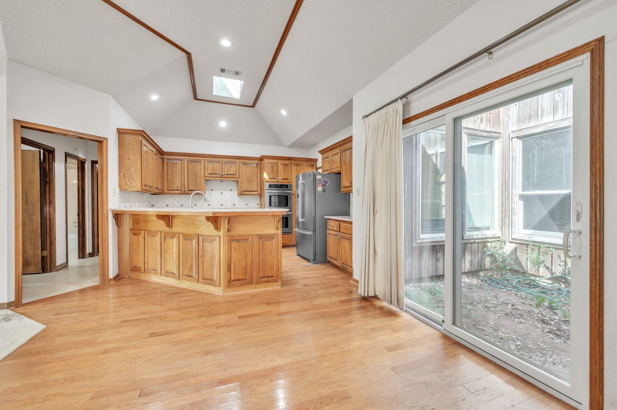7 Hillway Dr, Round Rock, TX 78664