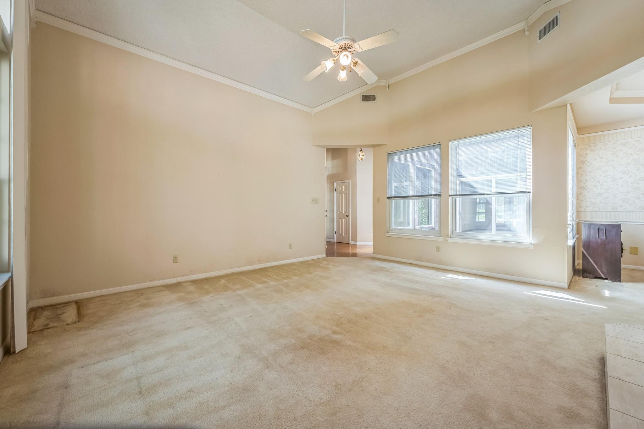 7 Hillway Dr, Round Rock, TX 78664