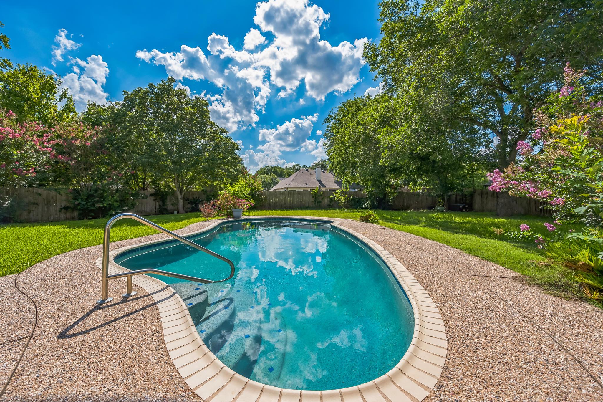 7 Hillway Dr, Round Rock, TX 78664