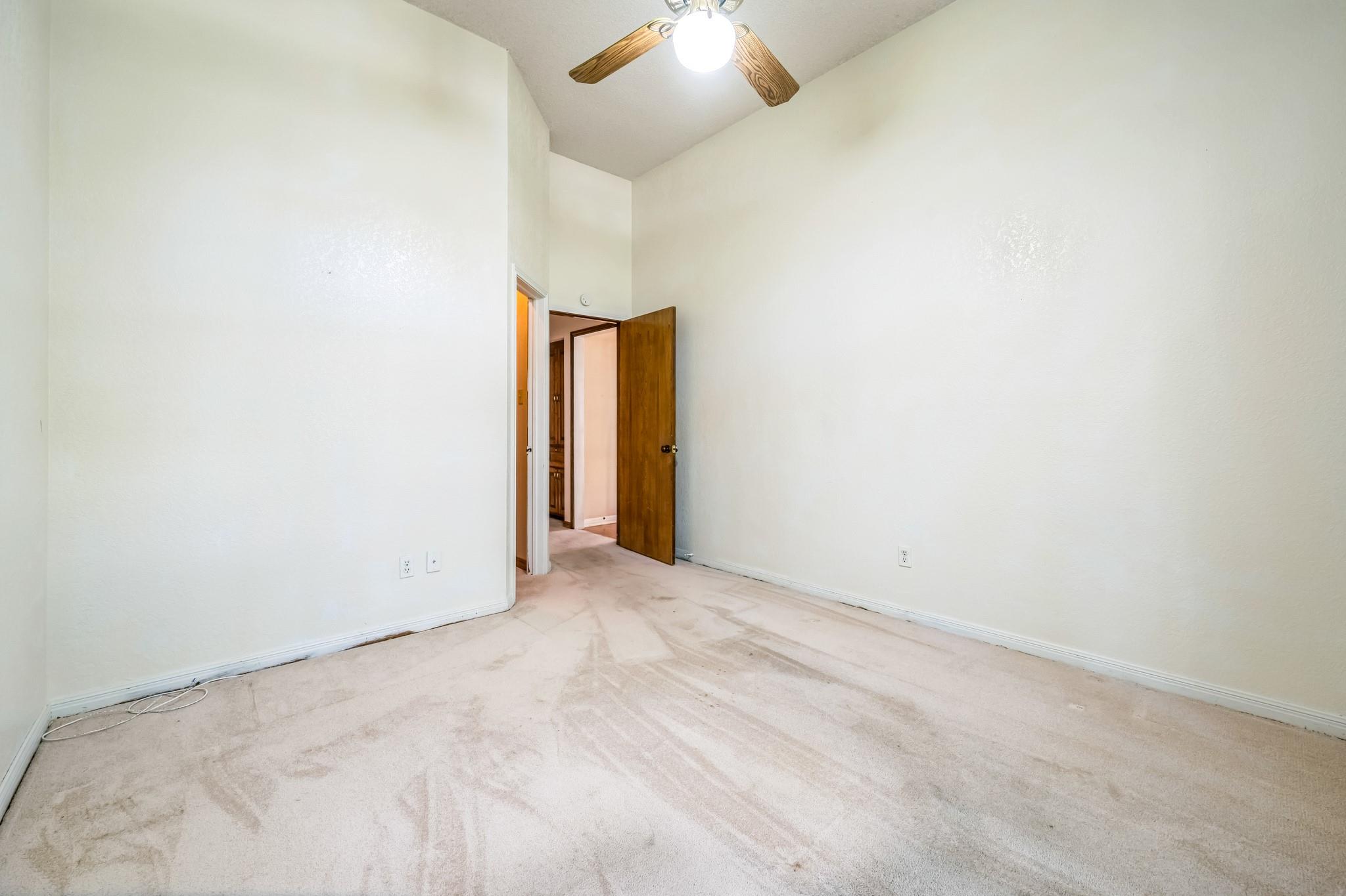 7 Hillway Dr, Round Rock, TX 78664