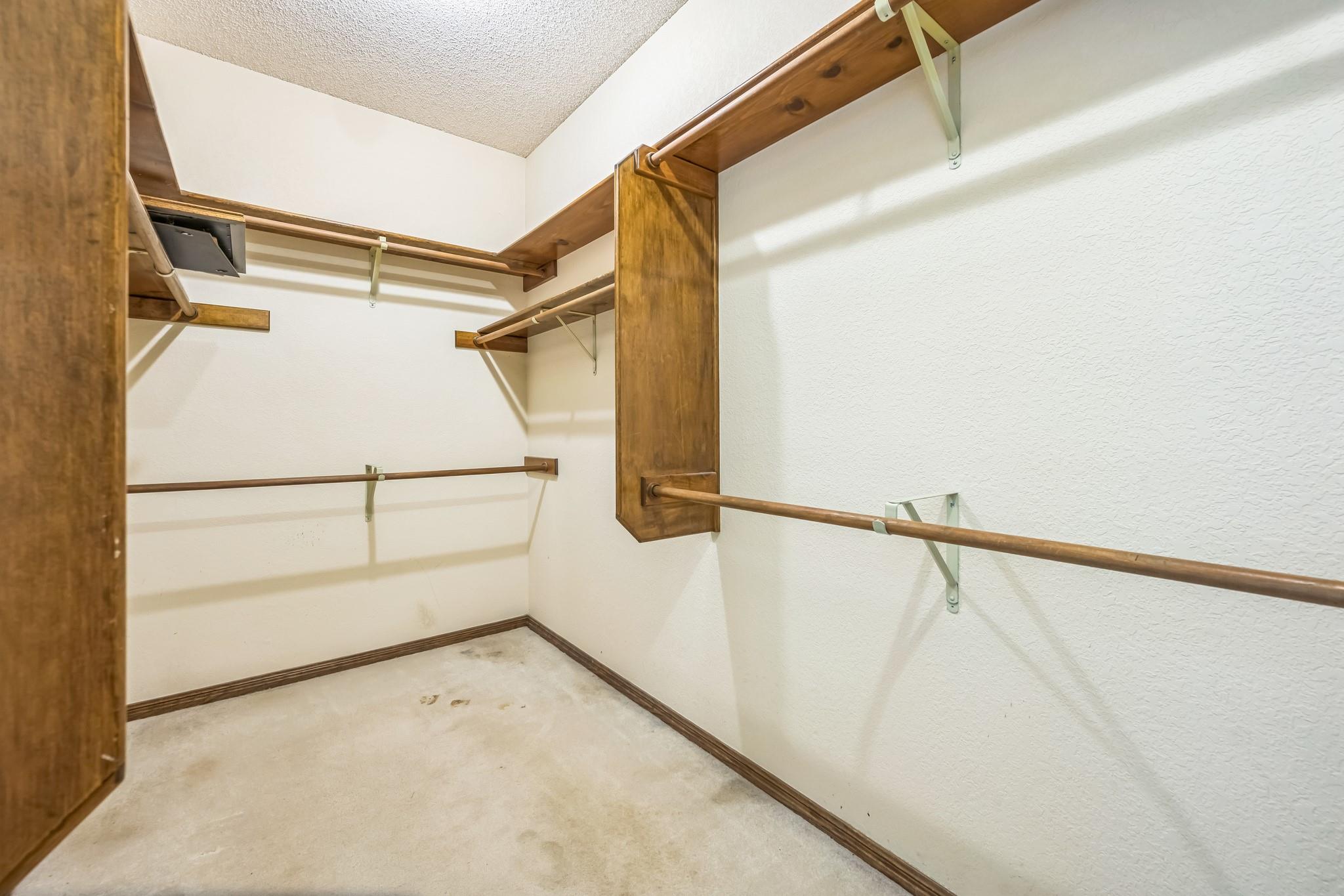 7 Hillway Dr, Round Rock, TX 78664