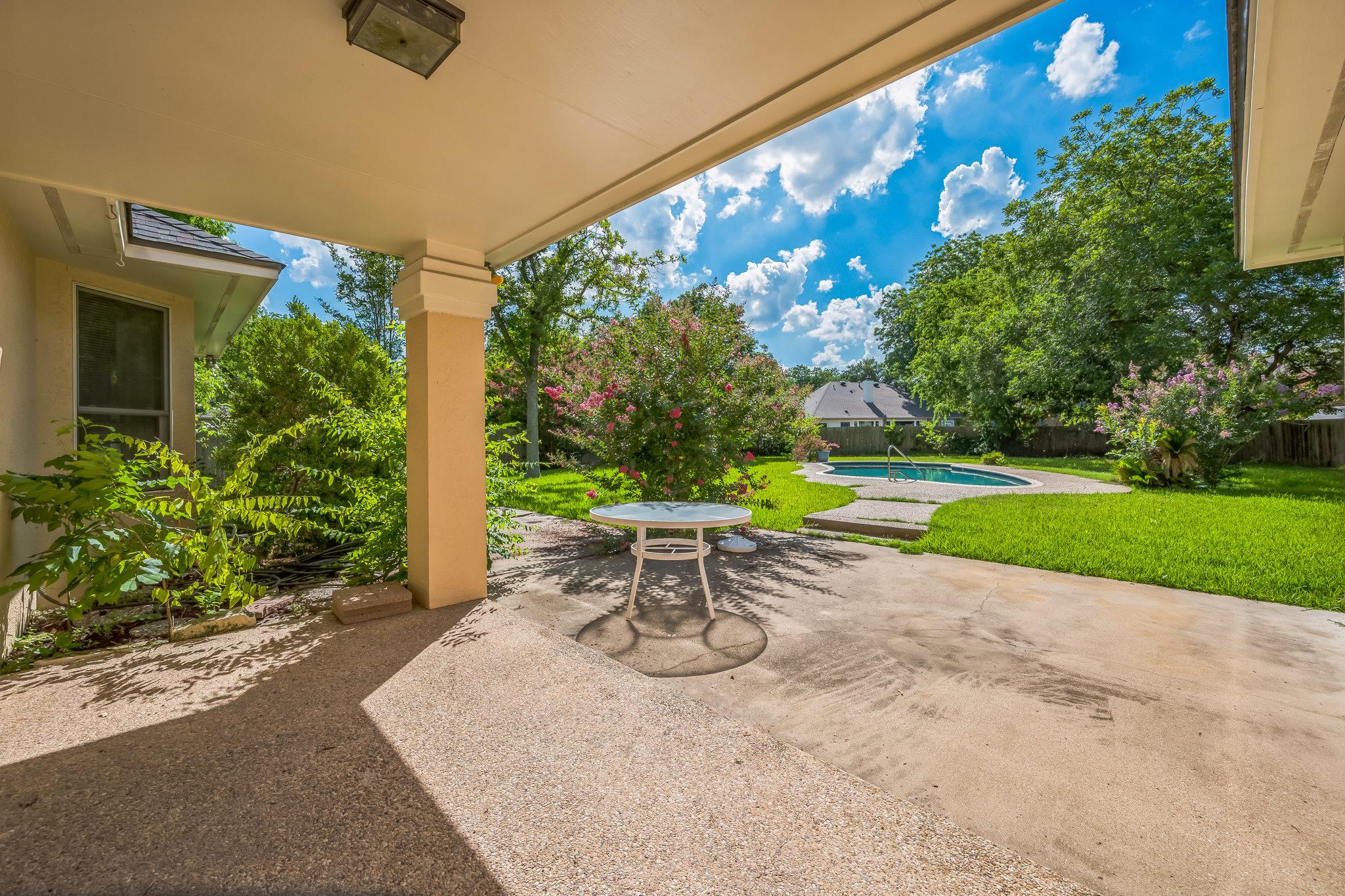 7 Hillway Dr, Round Rock, TX 78664