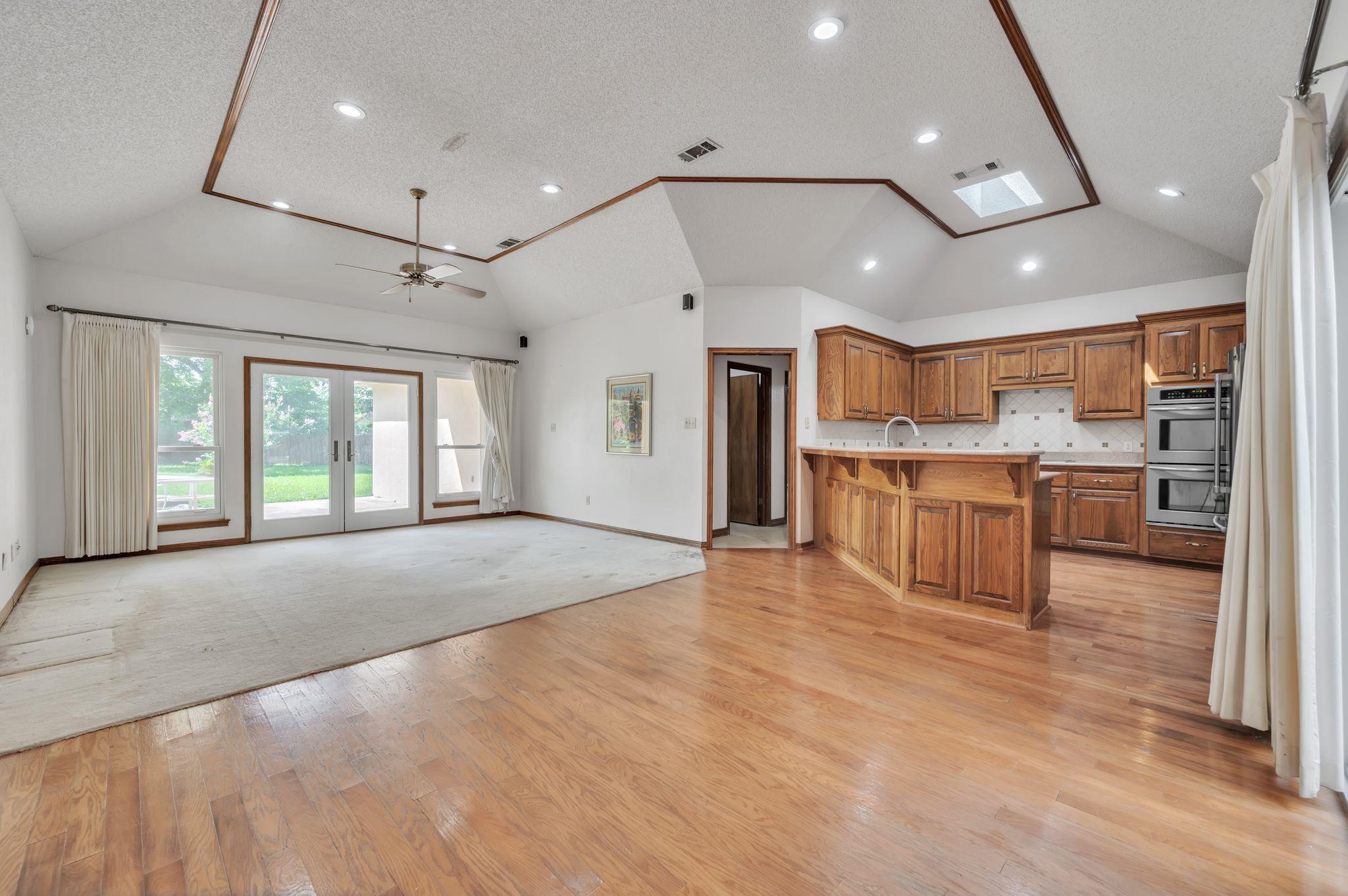 7 Hillway Dr, Round Rock, TX 78664
