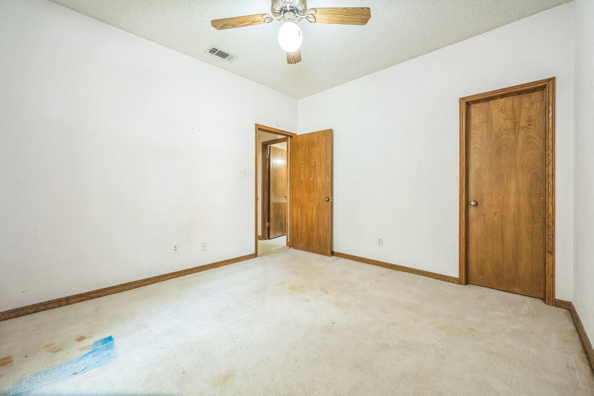 7 Hillway Dr, Round Rock, TX 78664