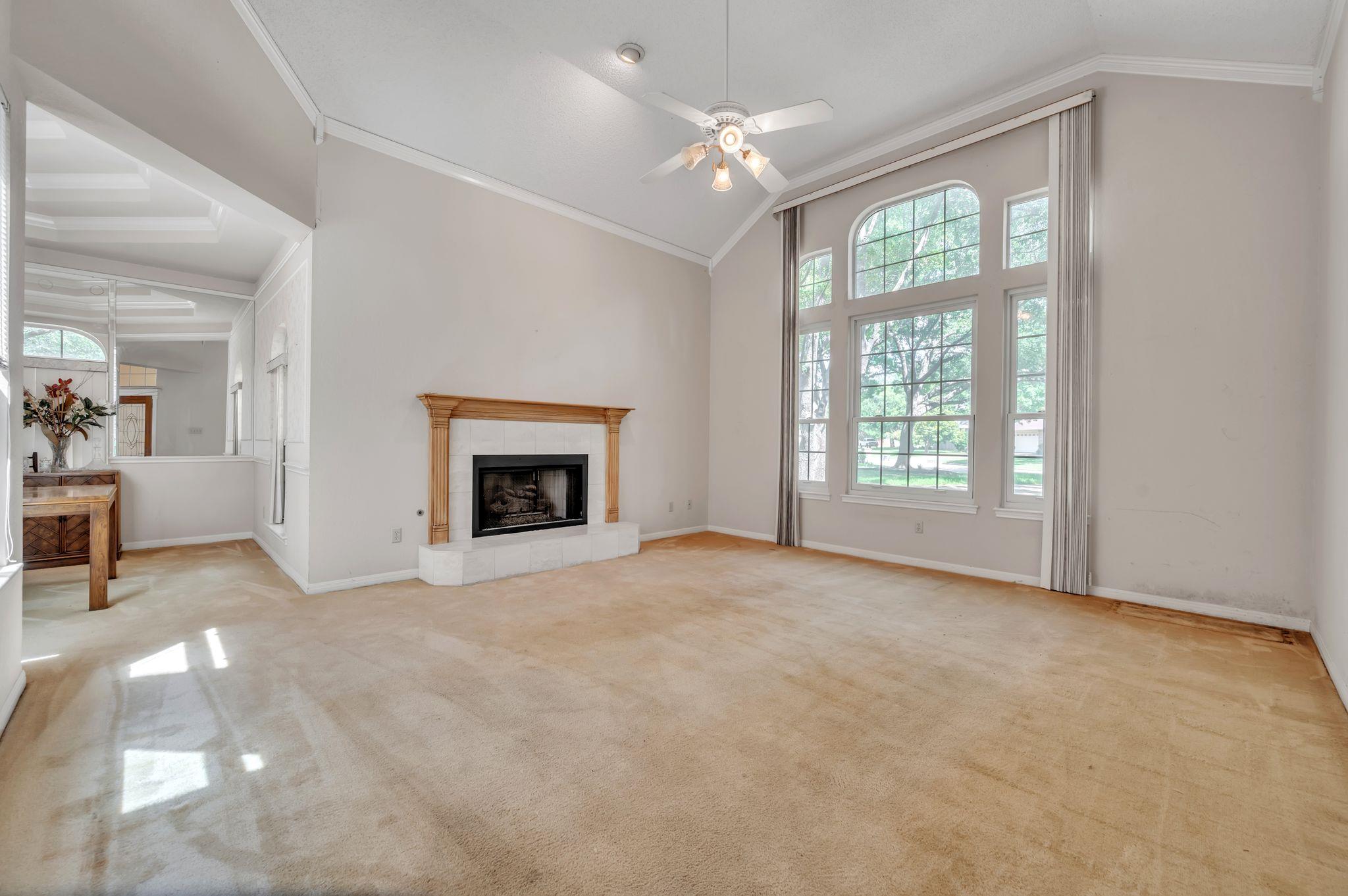 7 Hillway Dr, Round Rock, TX 78664
