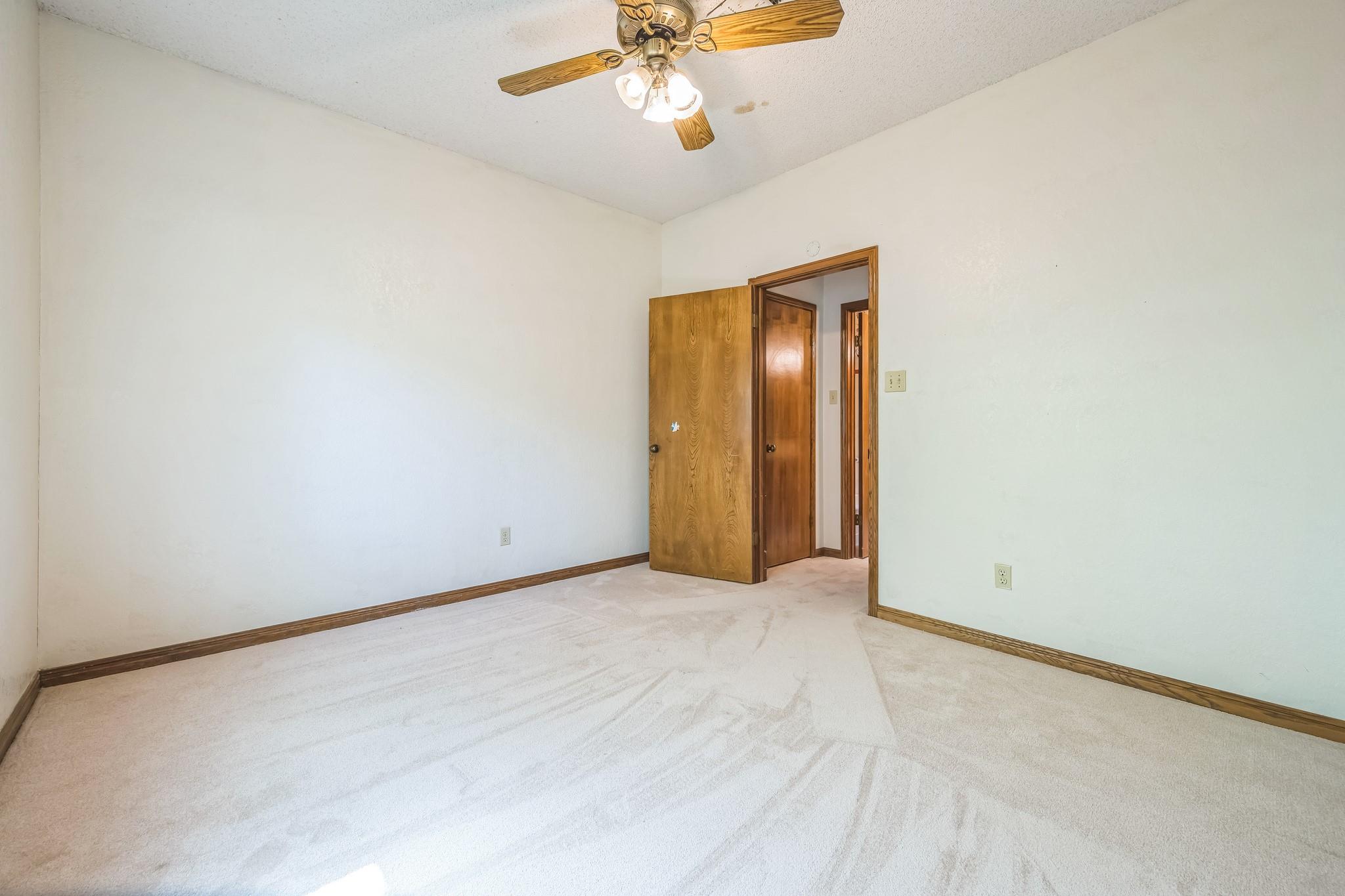 7 Hillway Dr, Round Rock, TX 78664