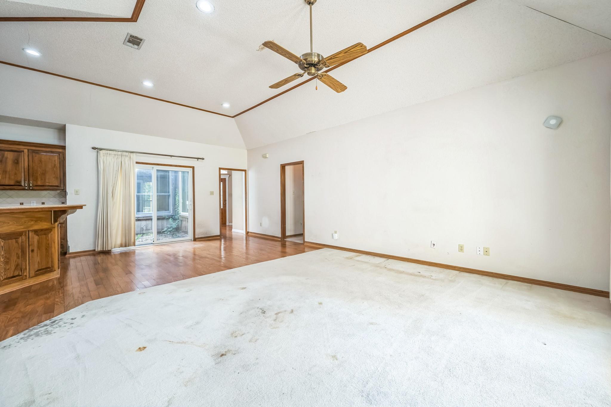 7 Hillway Dr, Round Rock, TX 78664