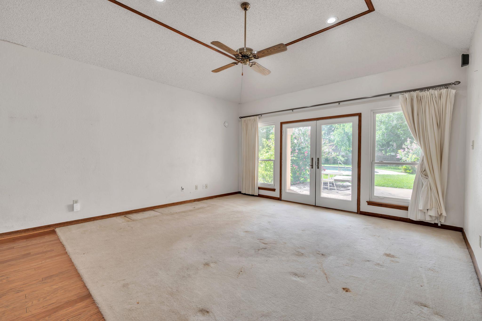 7 Hillway Dr, Round Rock, TX 78664