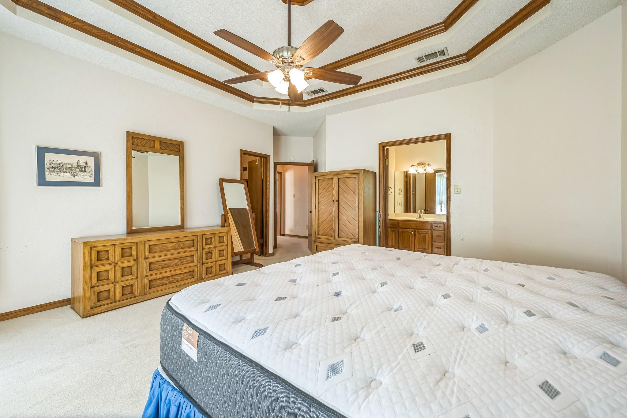 7 Hillway Dr, Round Rock, TX 78664