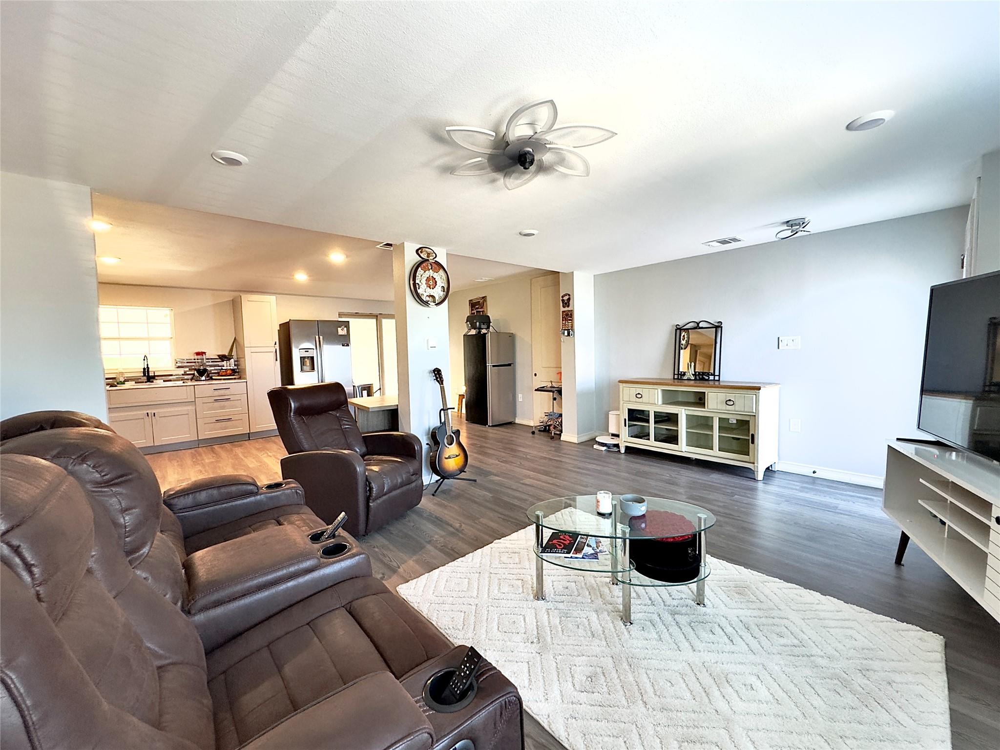 149 Gato Rd, Cedar Creek, TX 78612