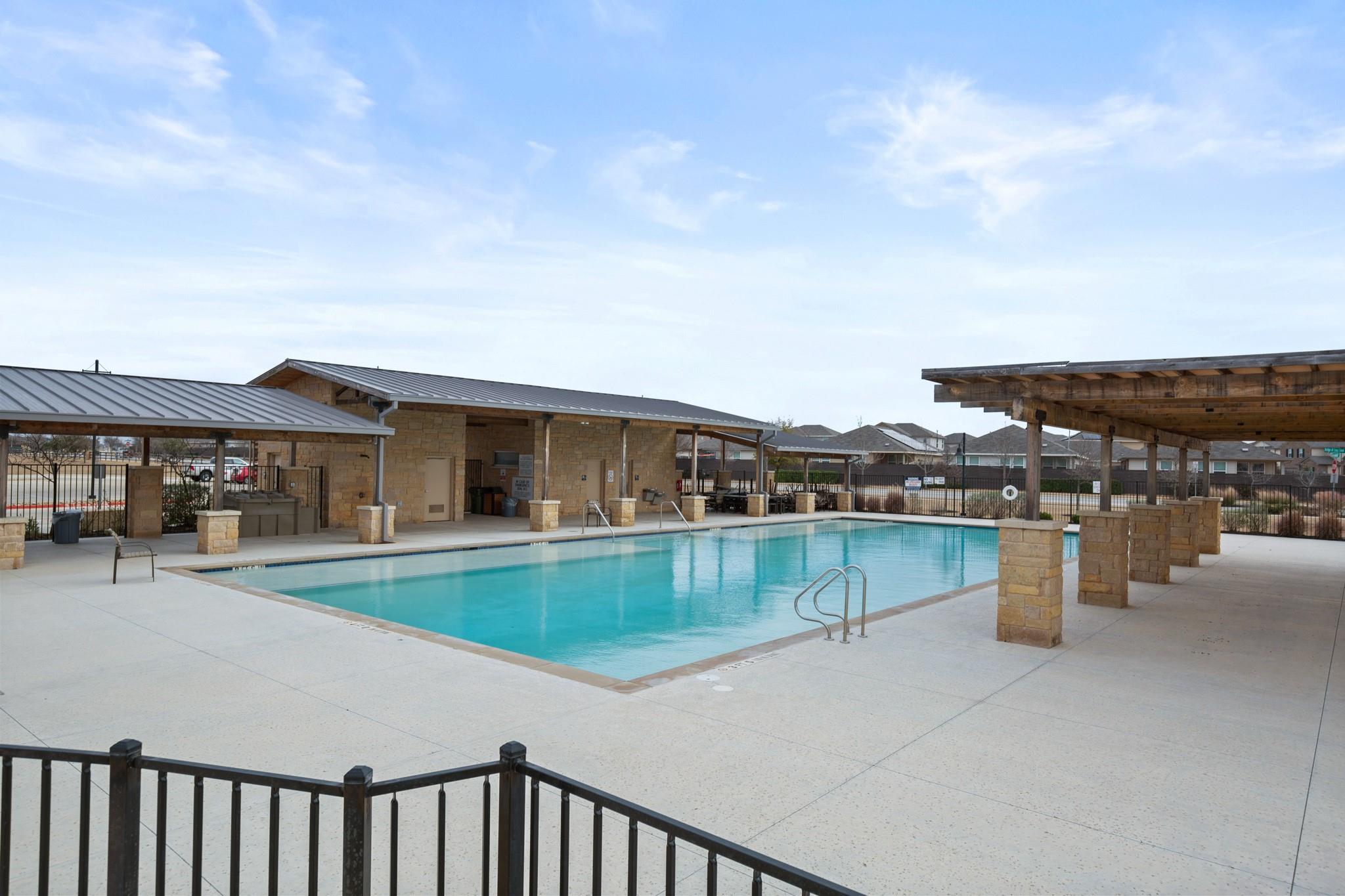 202 Grapefruit Rd, Hutto, TX 78634