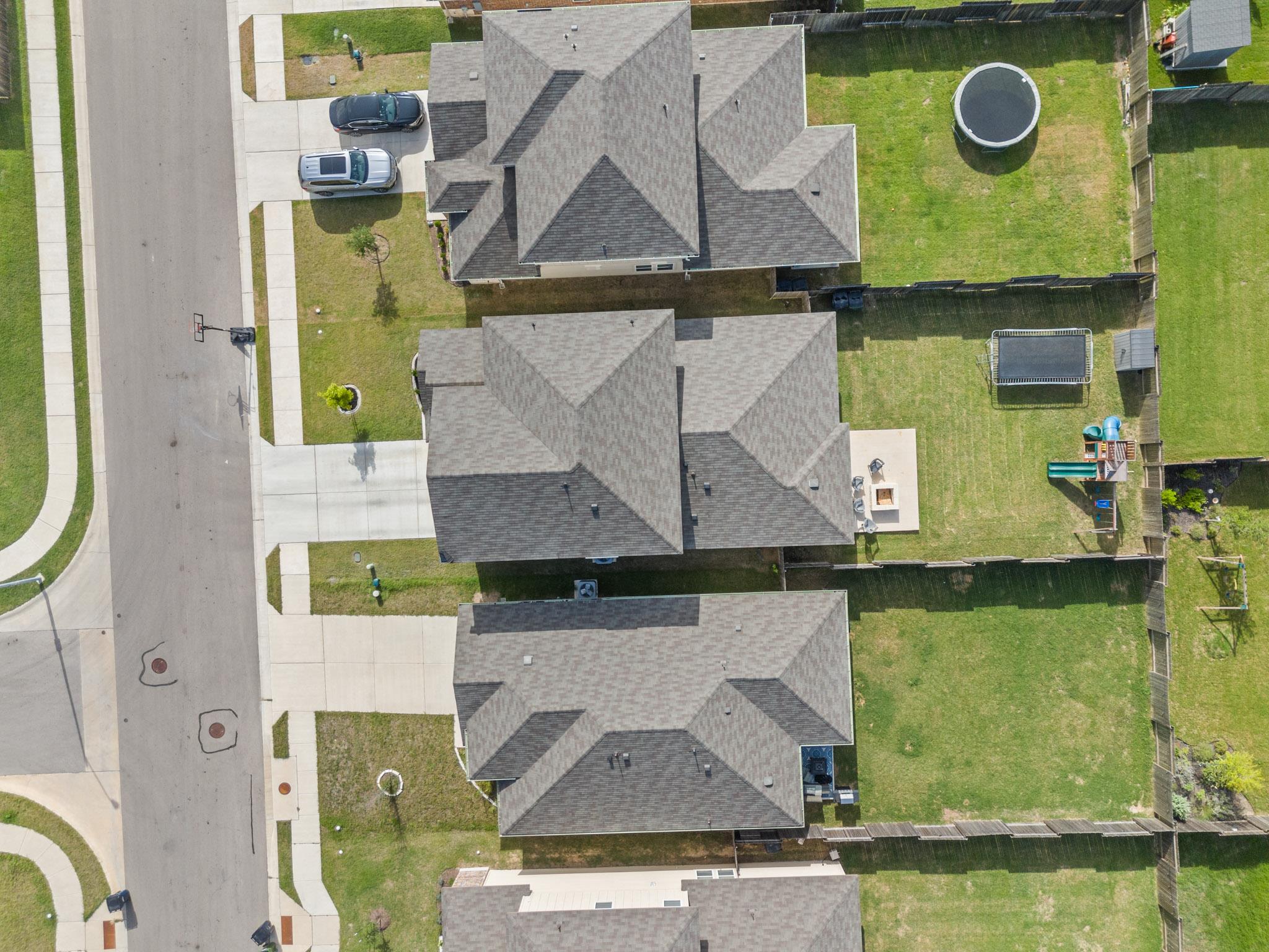 202 Grapefruit Rd, Hutto, TX 78634