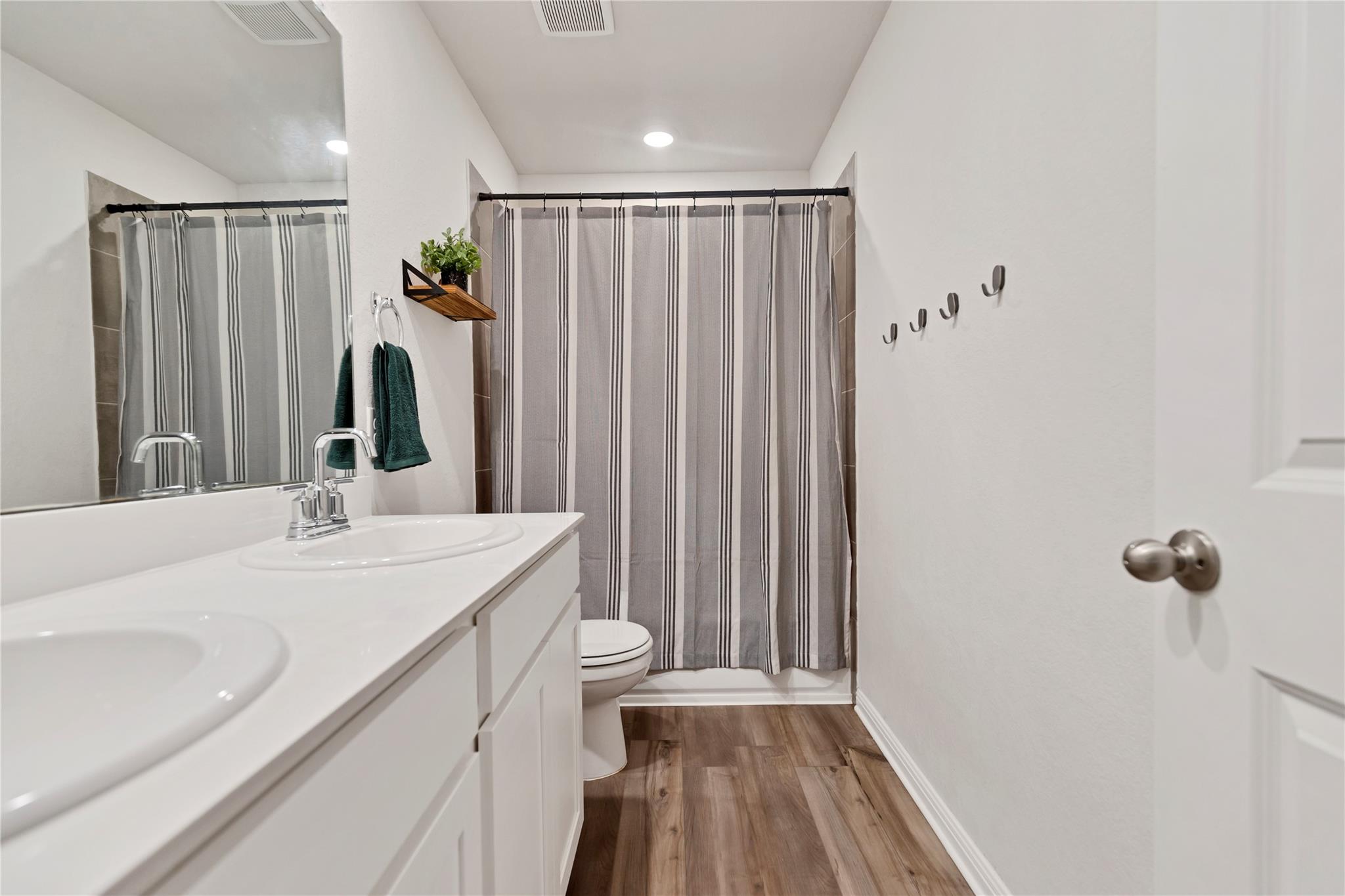 202 Grapefruit Rd, Hutto, TX 78634