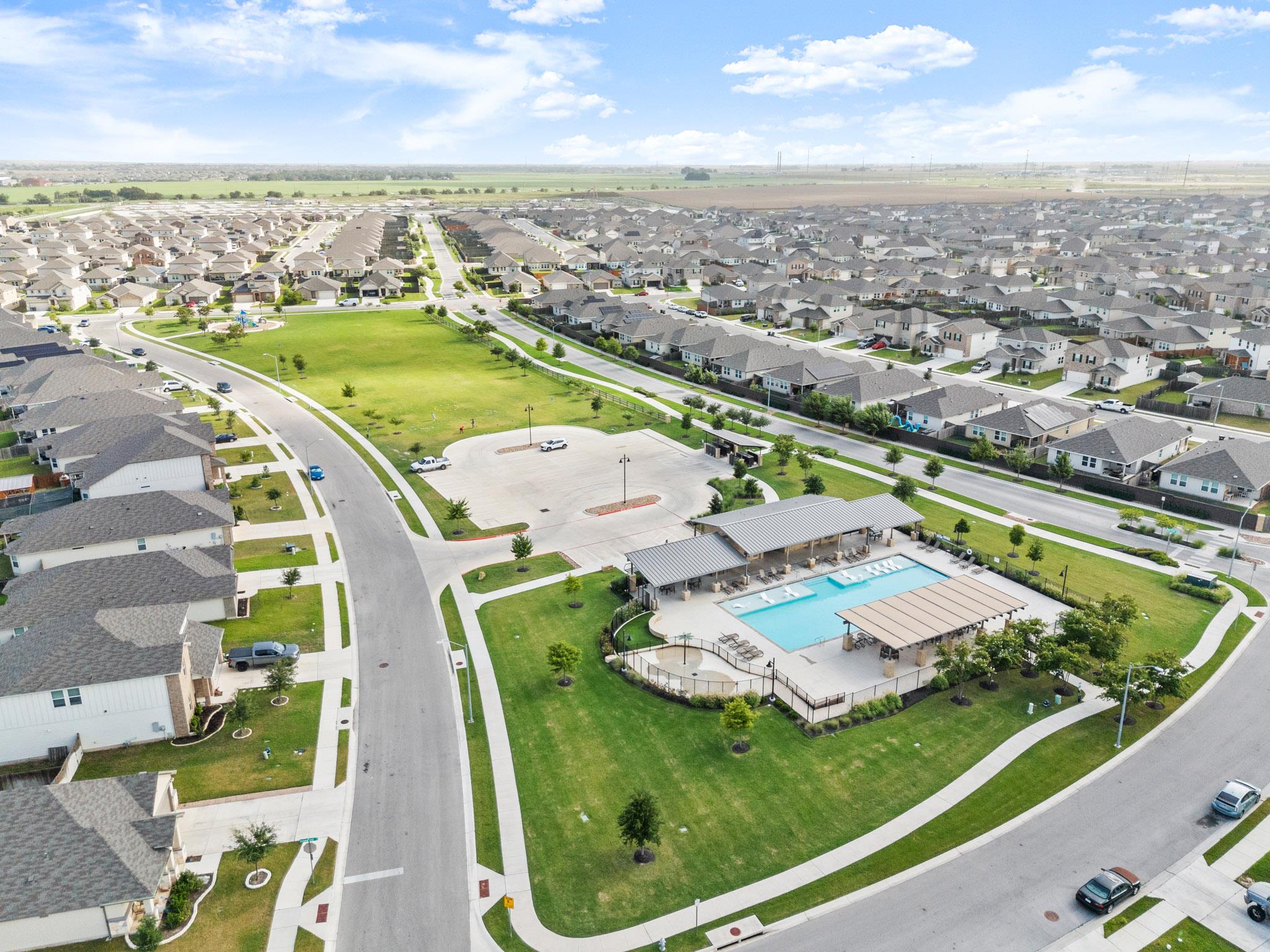 202 Grapefruit Rd, Hutto, TX 78634