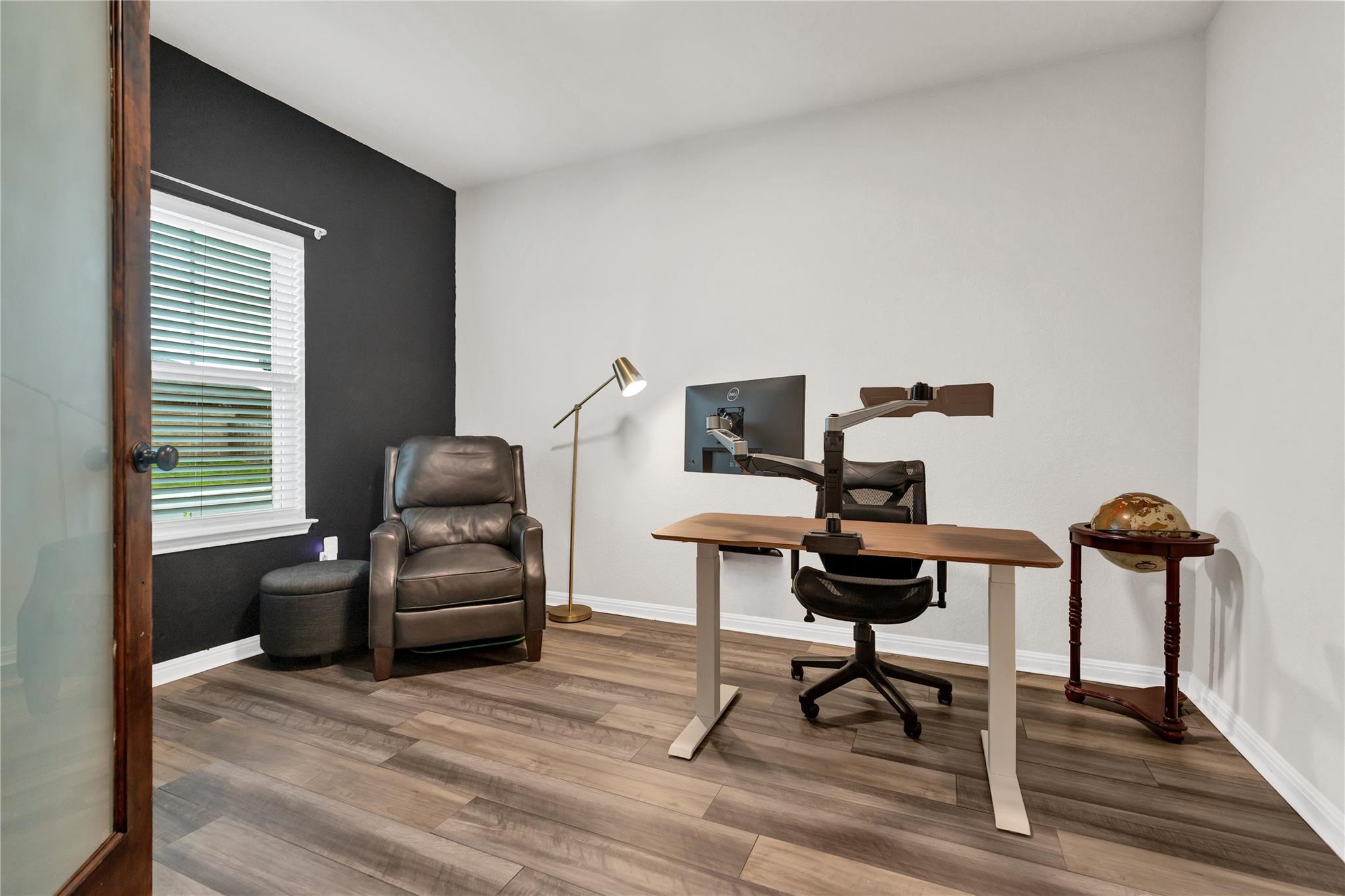 202 Grapefruit Rd, Hutto, TX 78634