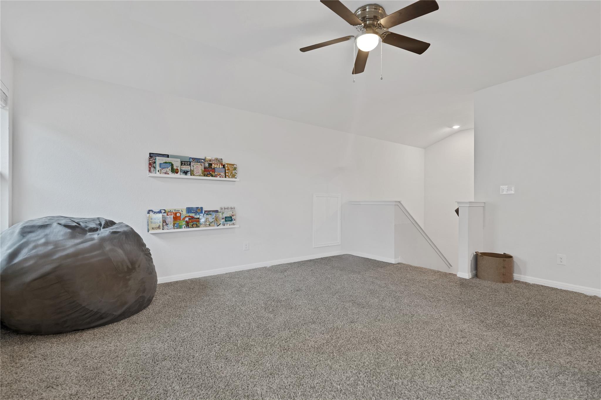 202 Grapefruit Rd, Hutto, TX 78634