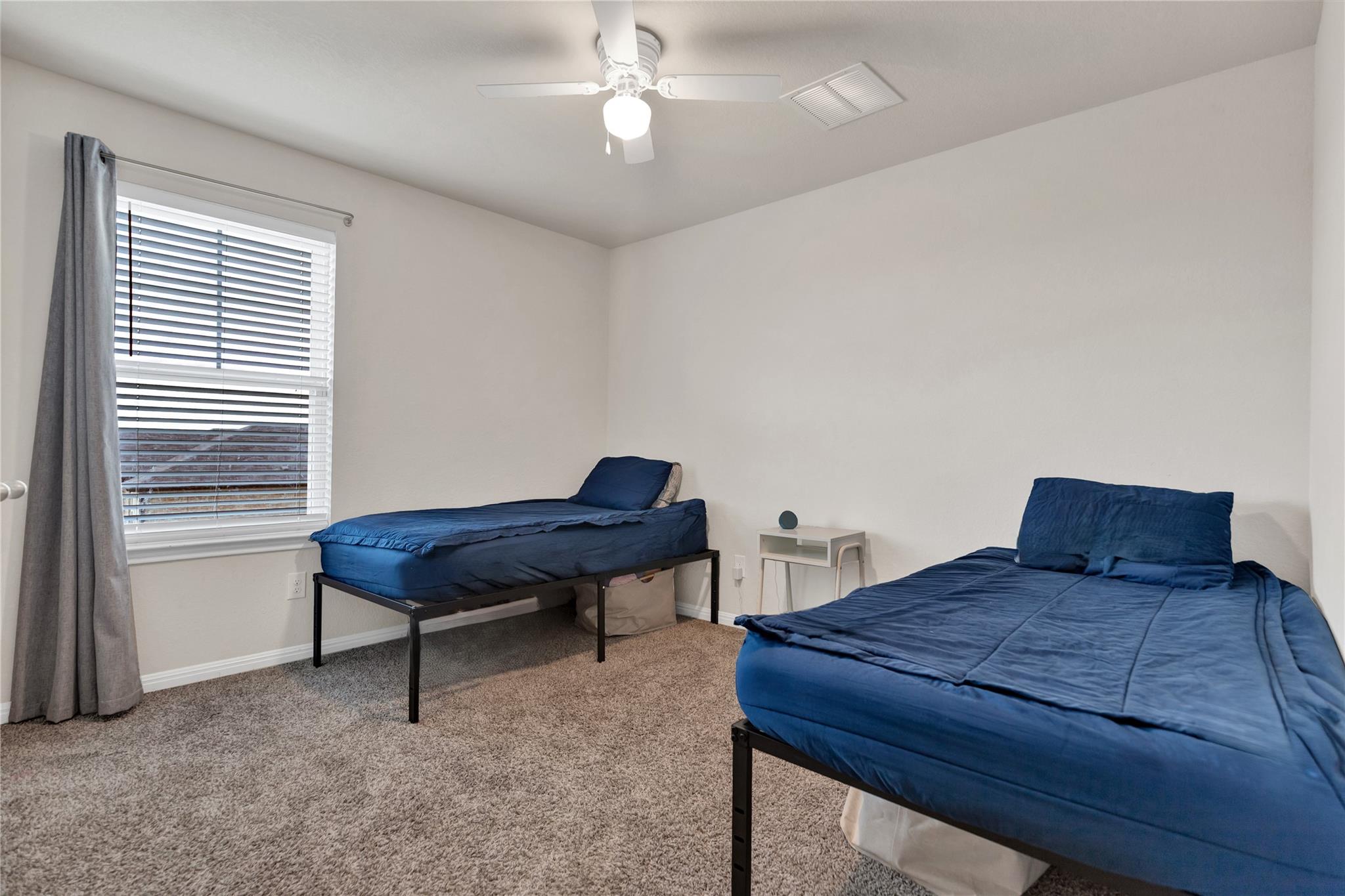 202 Grapefruit Rd, Hutto, TX 78634