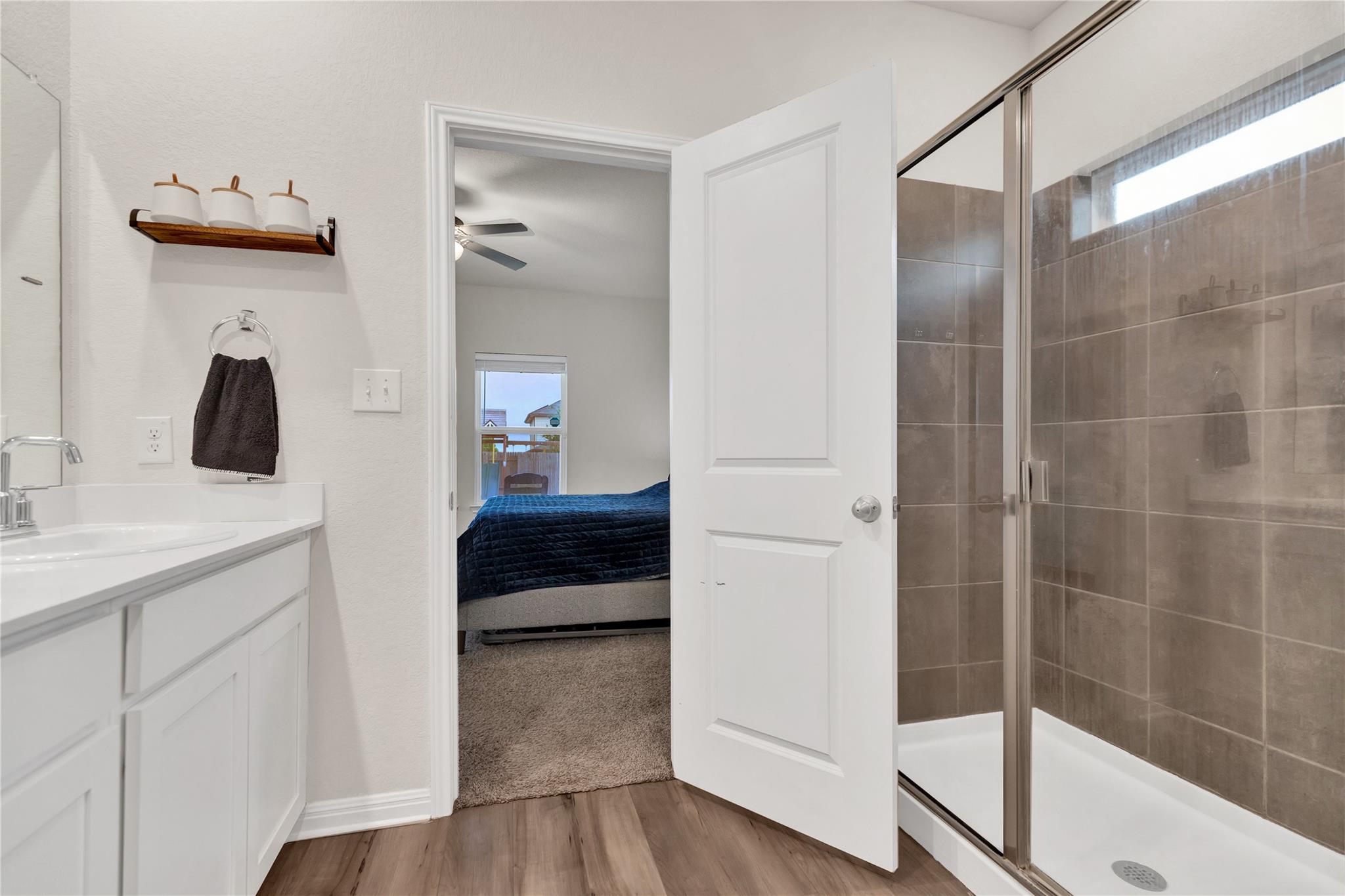 202 Grapefruit Rd, Hutto, TX 78634