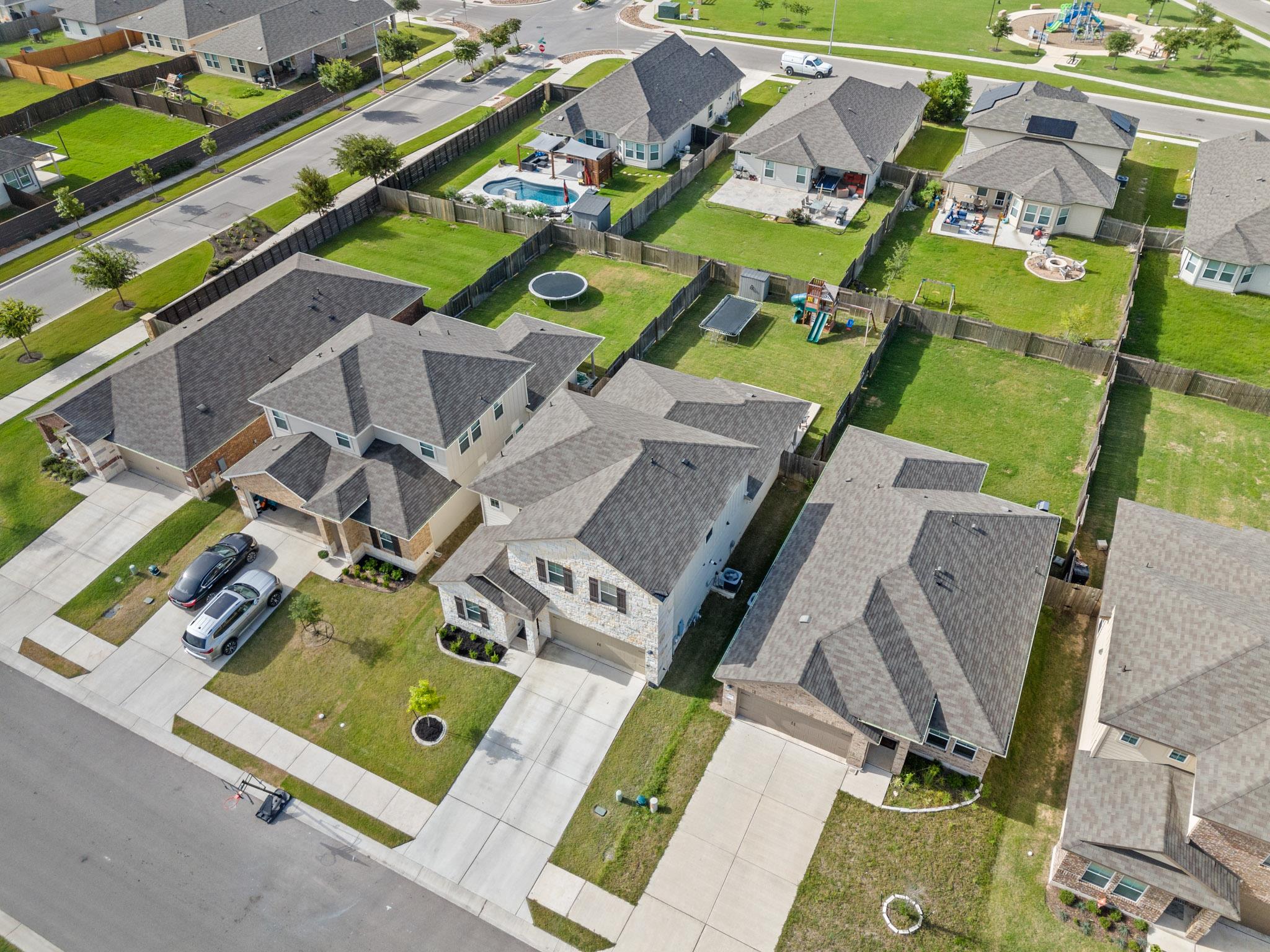 202 Grapefruit Rd, Hutto, TX 78634