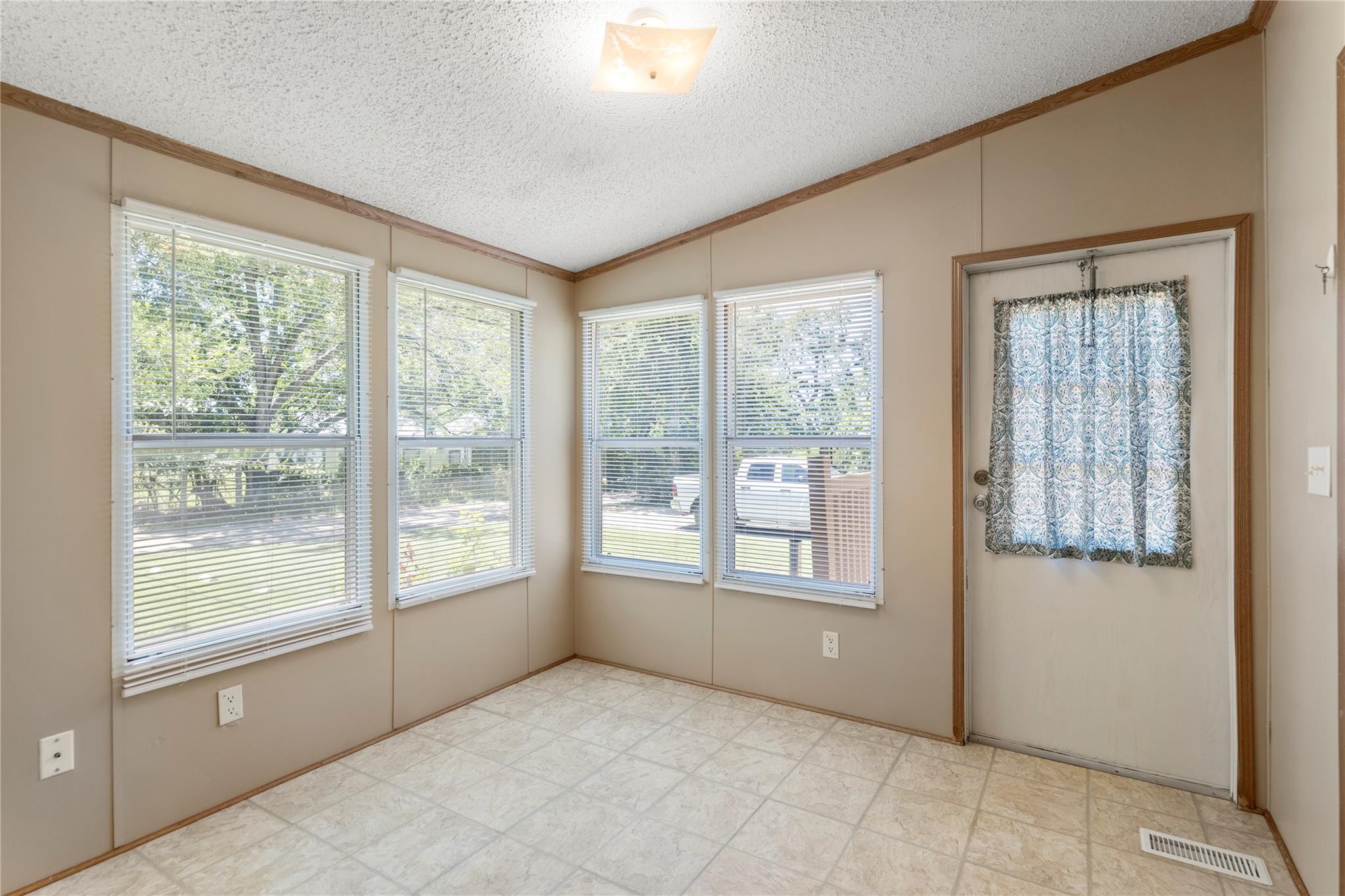 208 Purser St, Liberty Hill, TX 78642