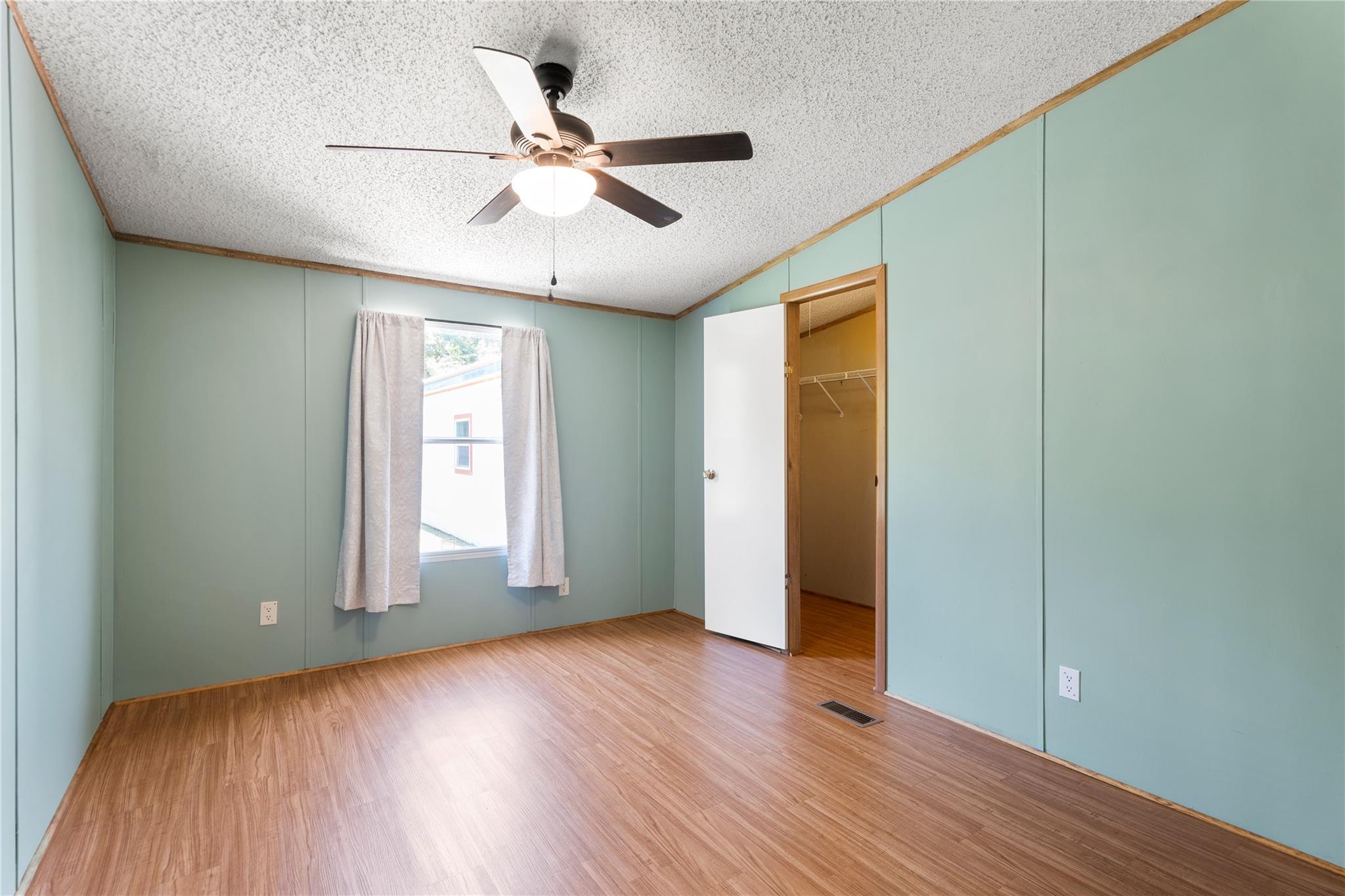 208 Purser St, Liberty Hill, TX 78642