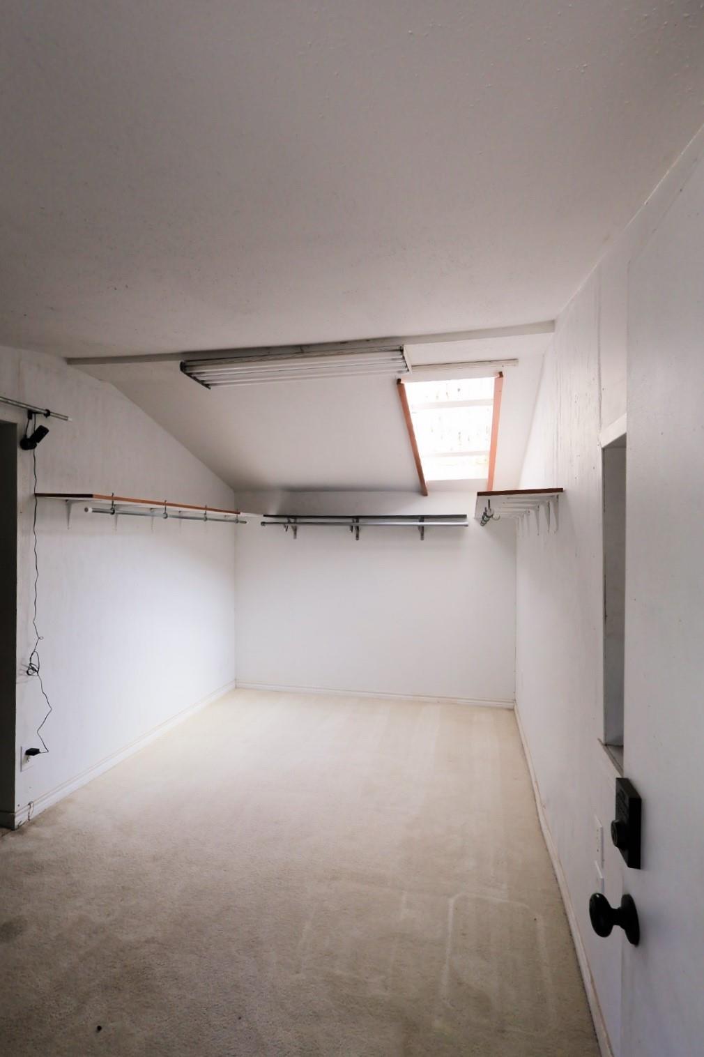 109 Travis Rd, Paige, TX 78659