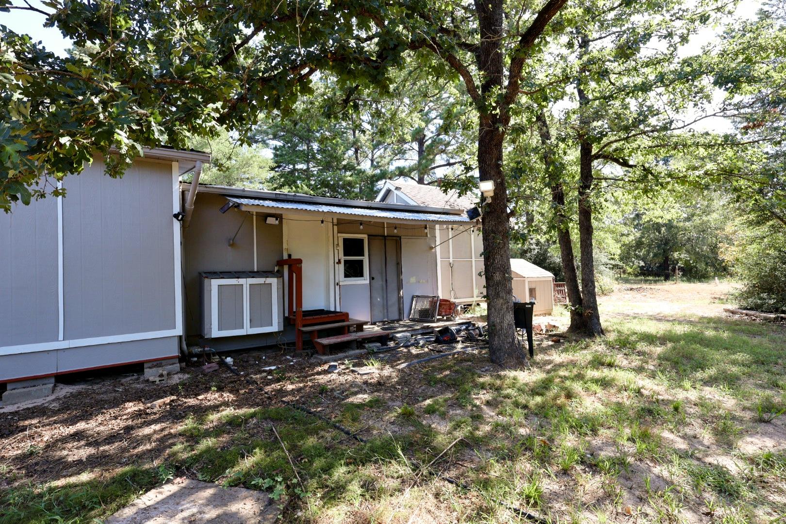 109 Travis Rd, Paige, TX 78659