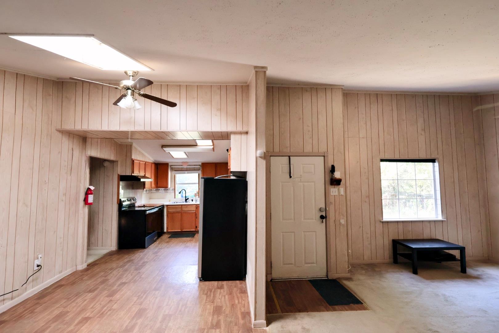 109 Travis Rd, Paige, TX 78659