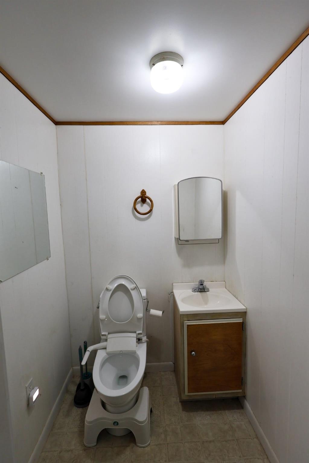 109 Travis Rd, Paige, TX 78659